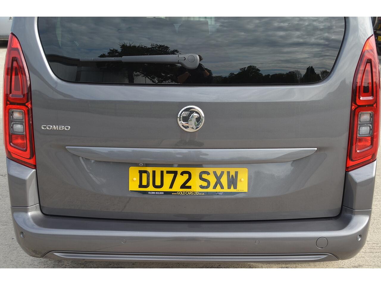 Vauxhall Combo Life view 43
