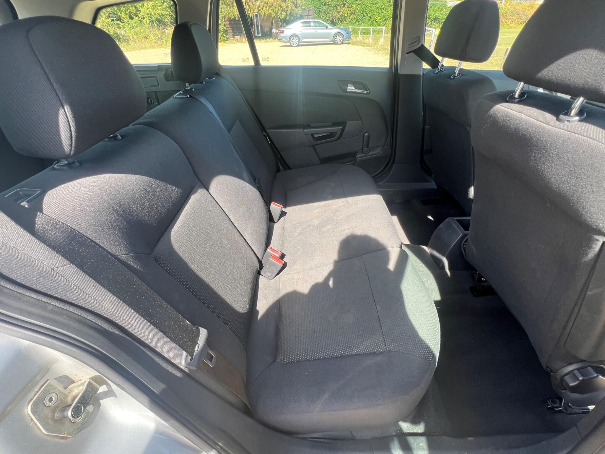 Vauxhall Astra view 17