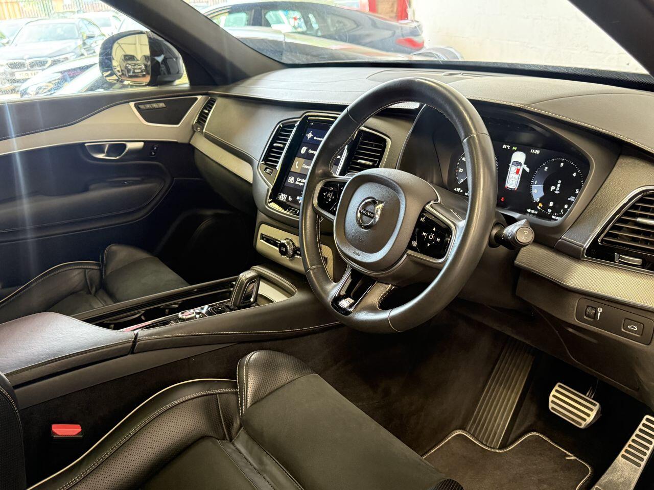 Volvo XC90 view 33