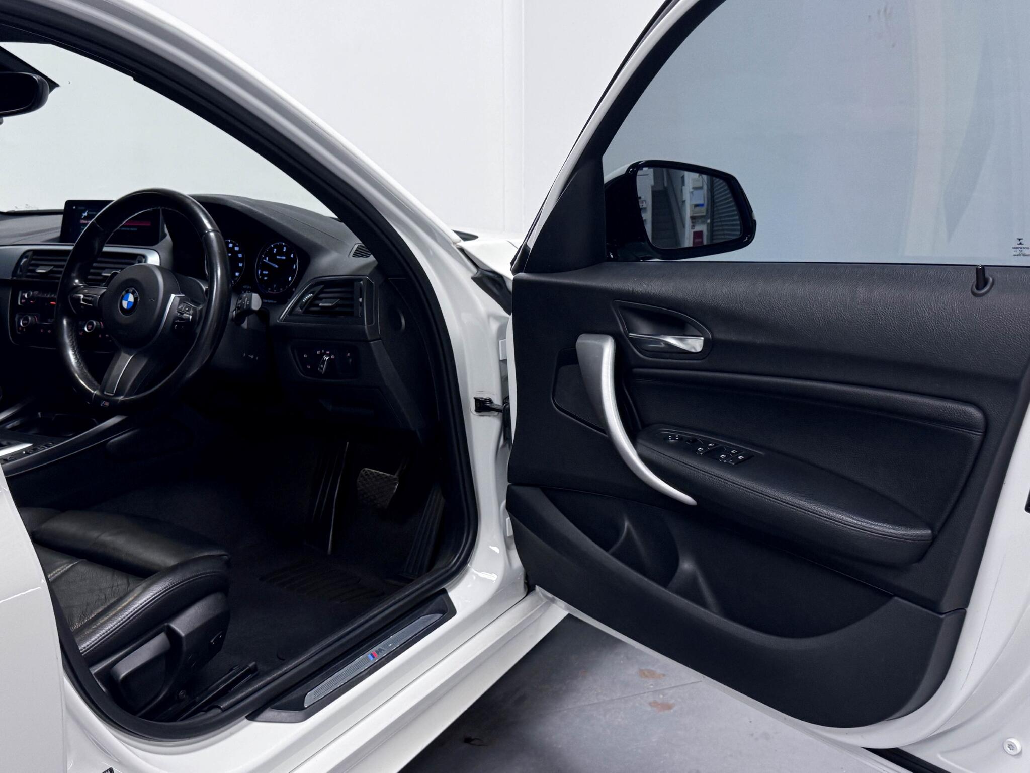 BMW 1 Series view 12