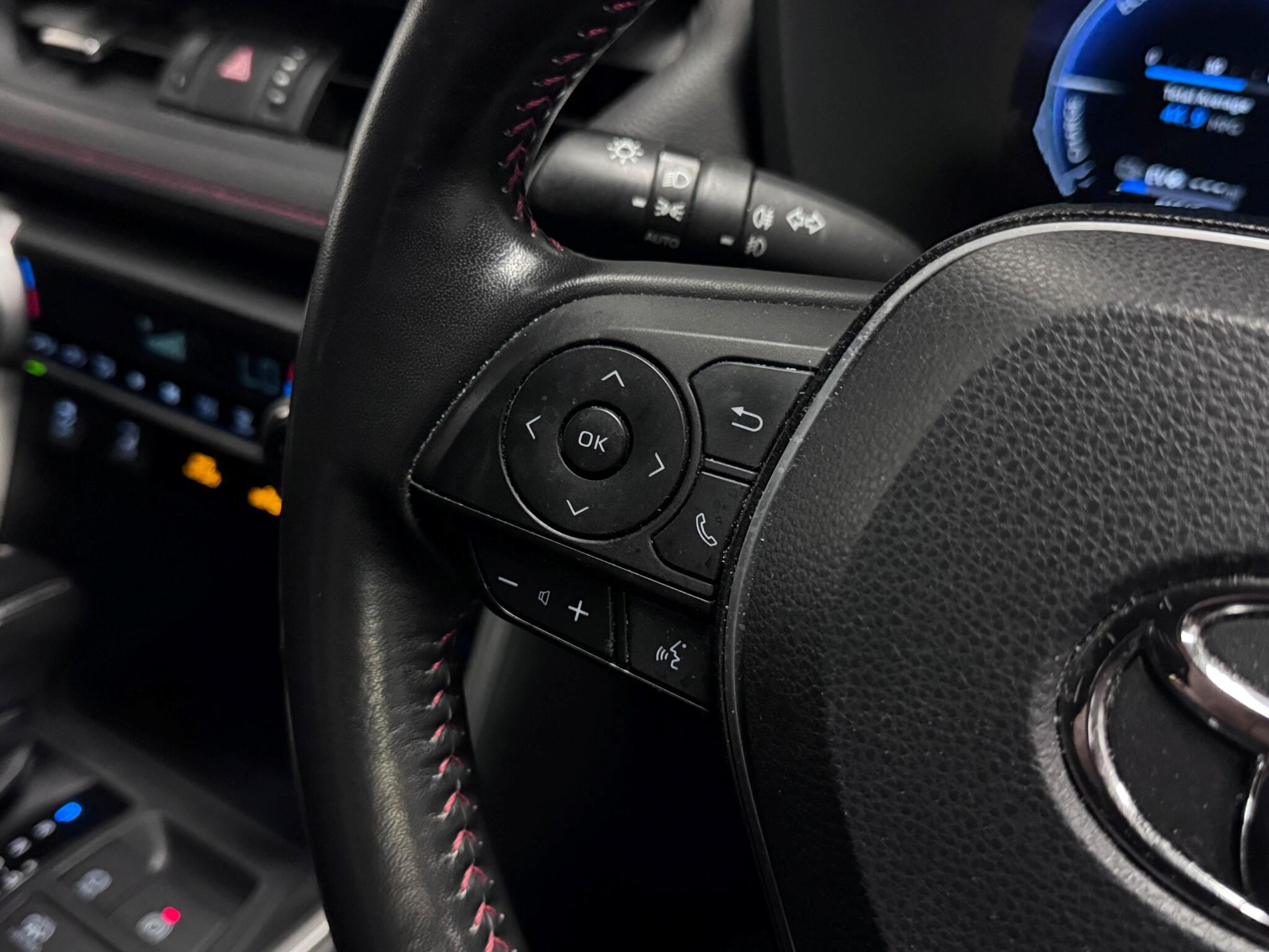 Toyota RAV4 view 16