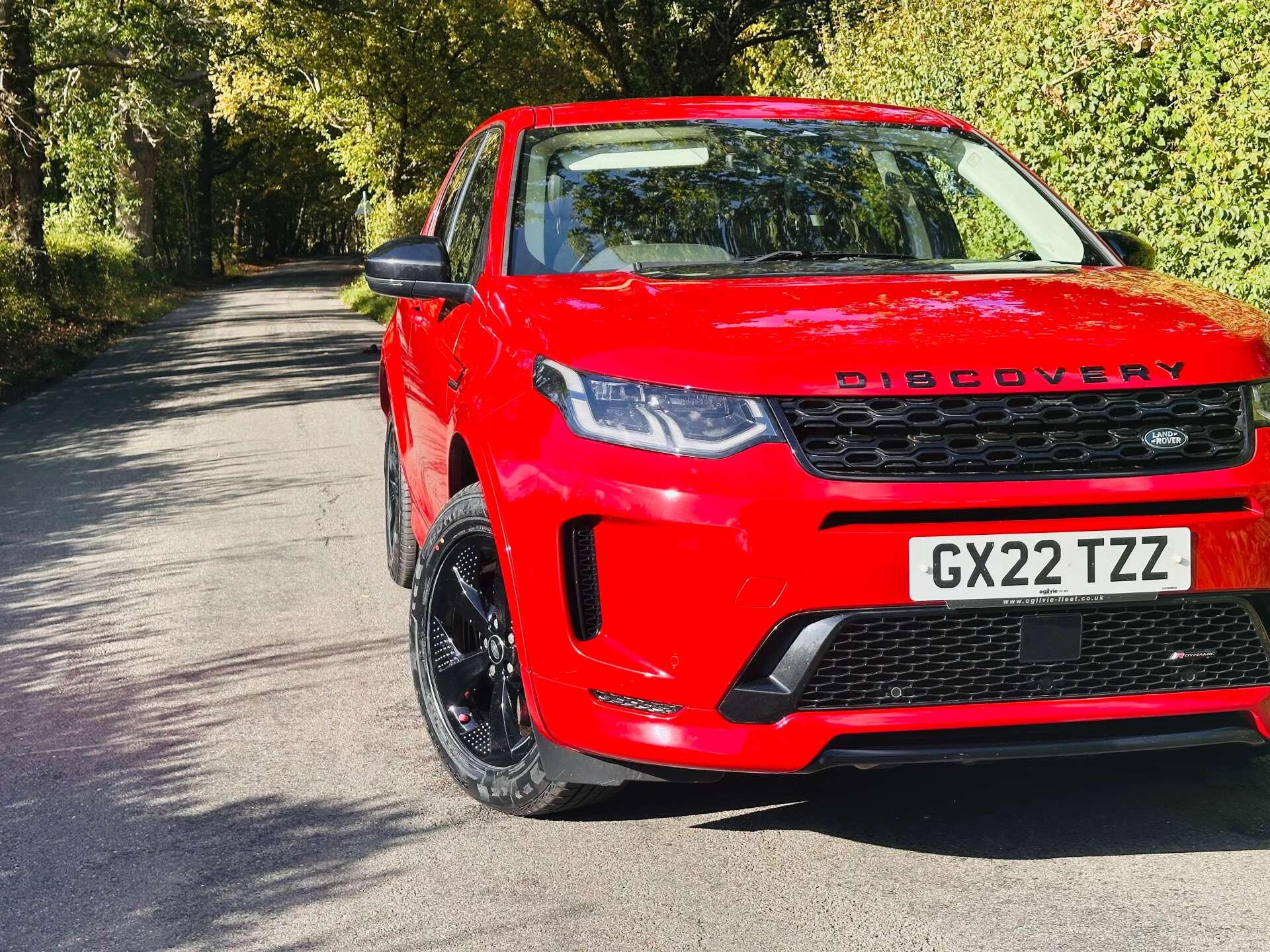 Land Rover Discovery Sport view 2