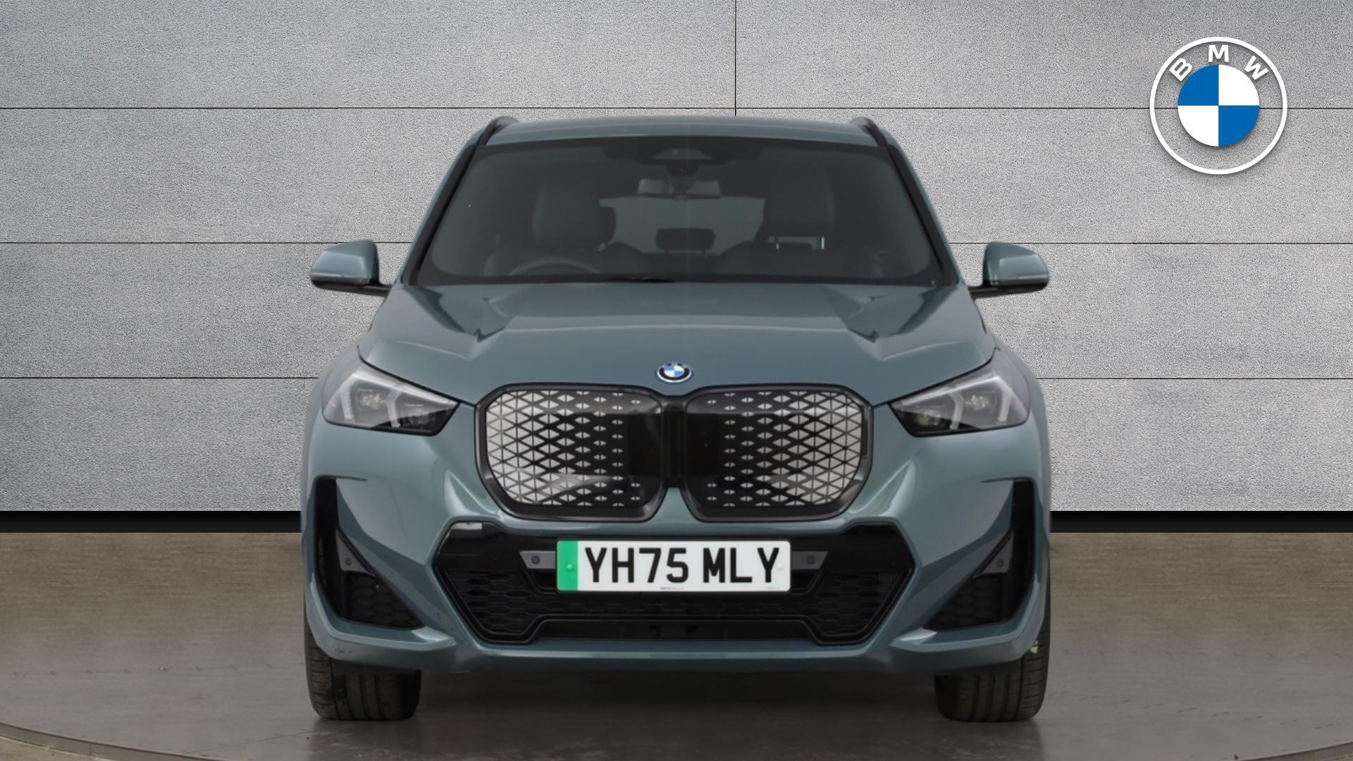 BMW iX1 view 16