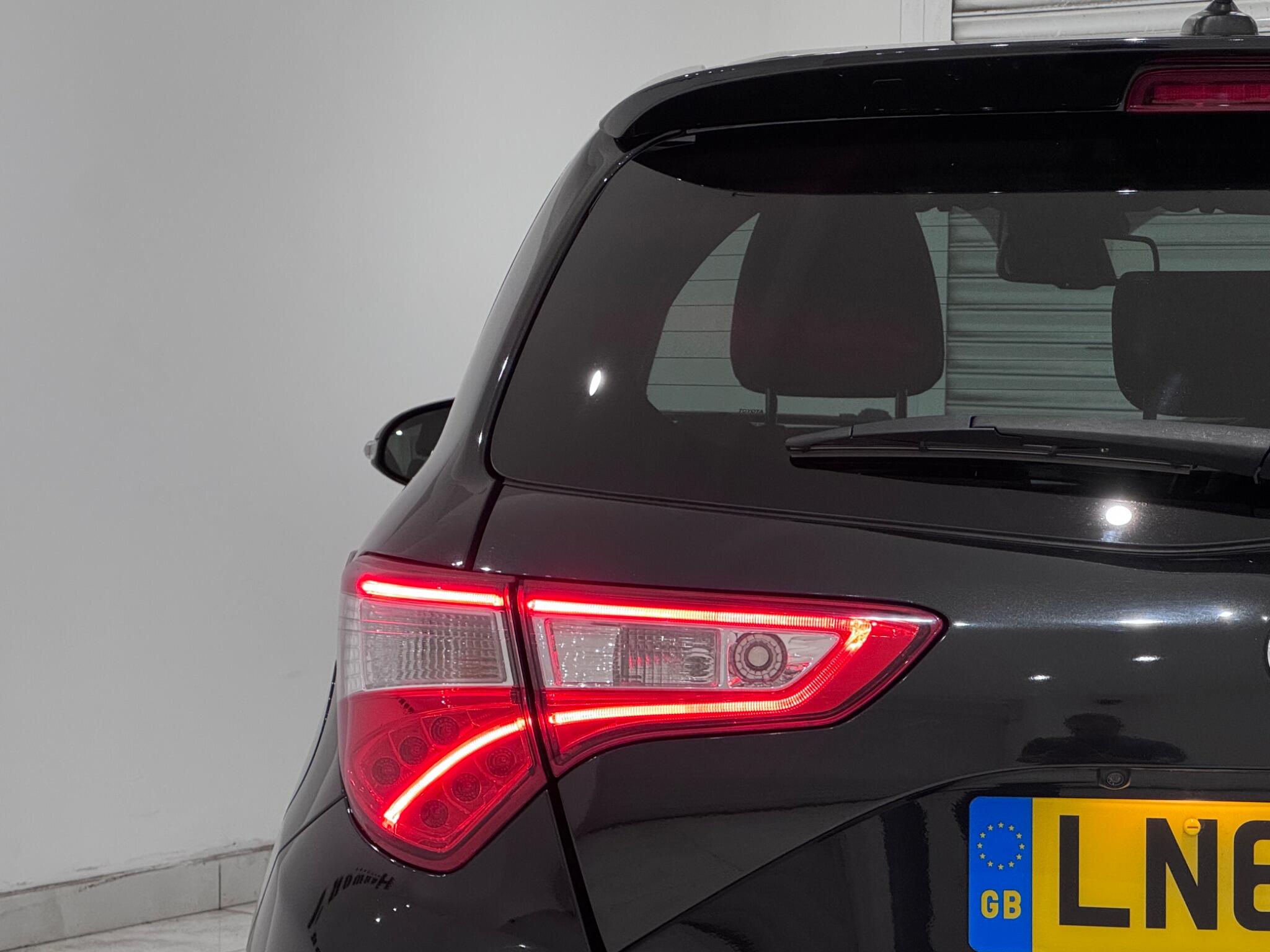 Toyota Yaris view 19