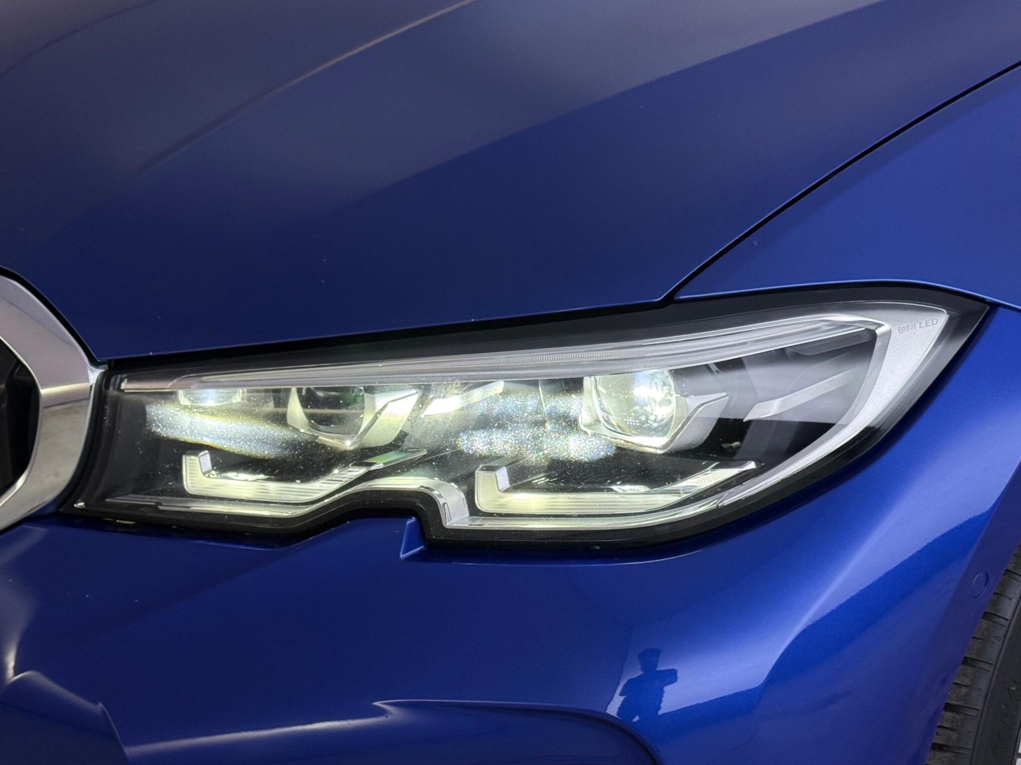 BMW 3 Series view 12