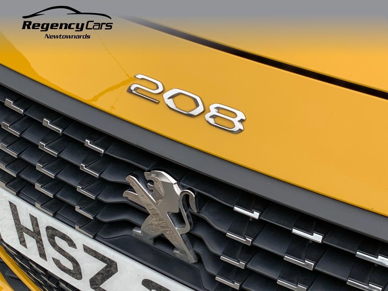Peugeot 208 view 45