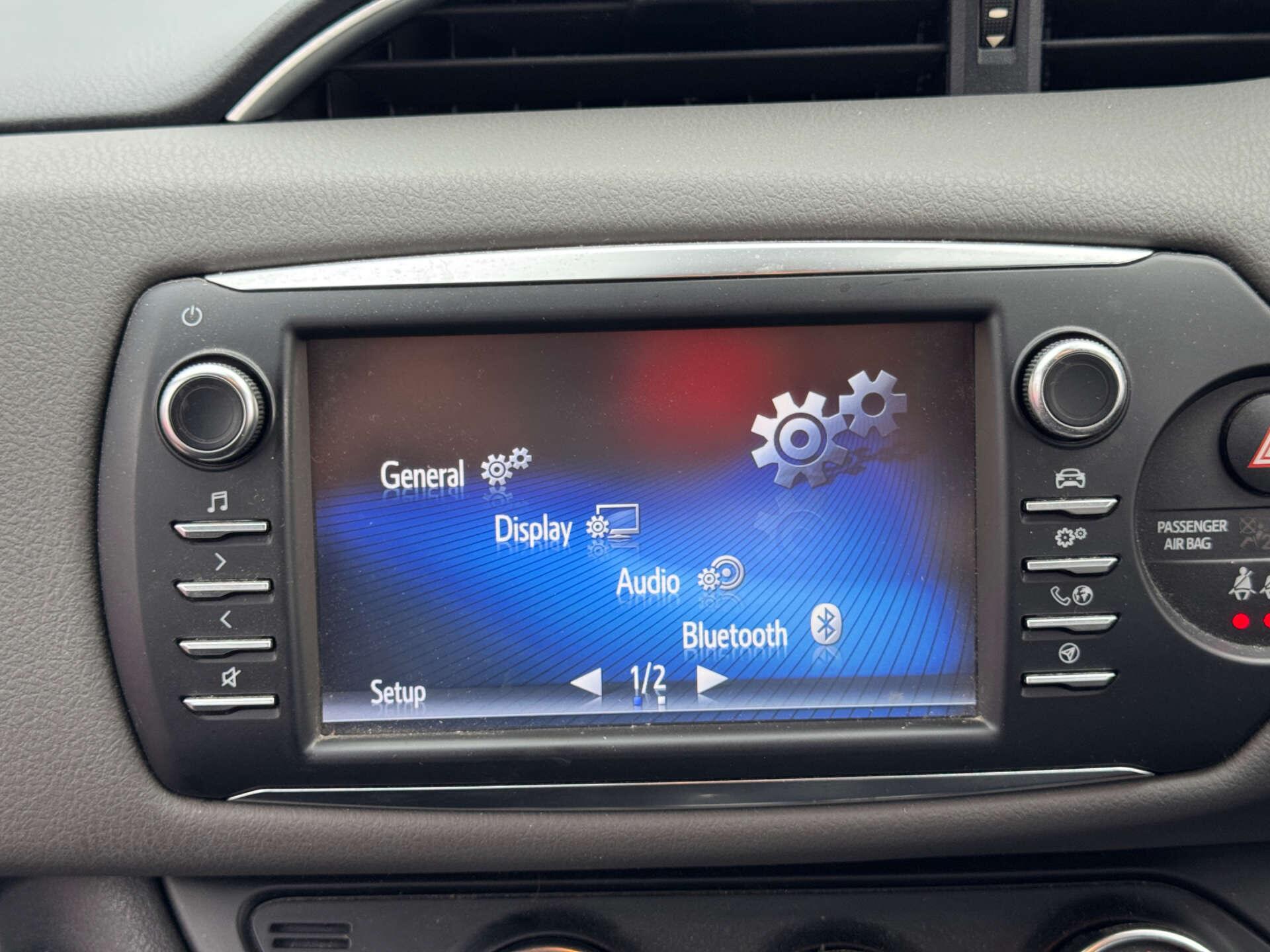 Toyota Yaris view 12