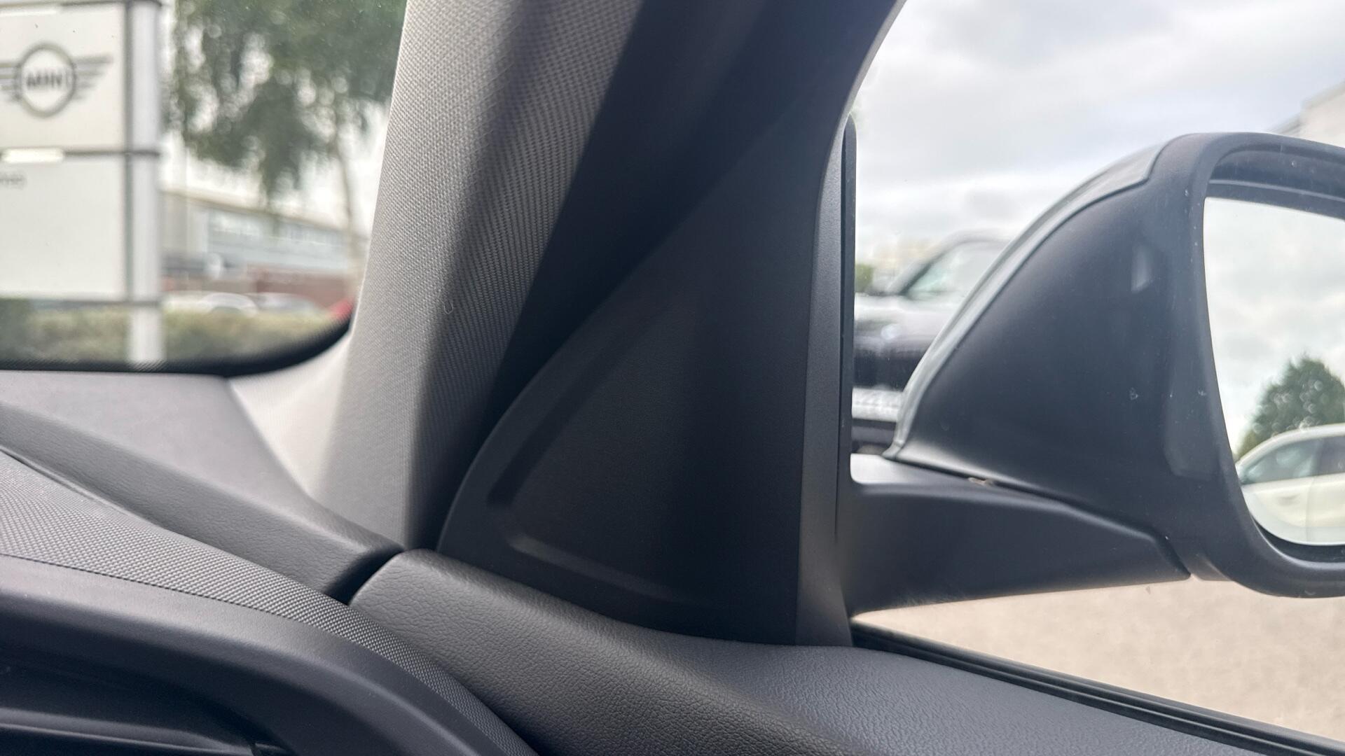 BMW 1 Series view 20