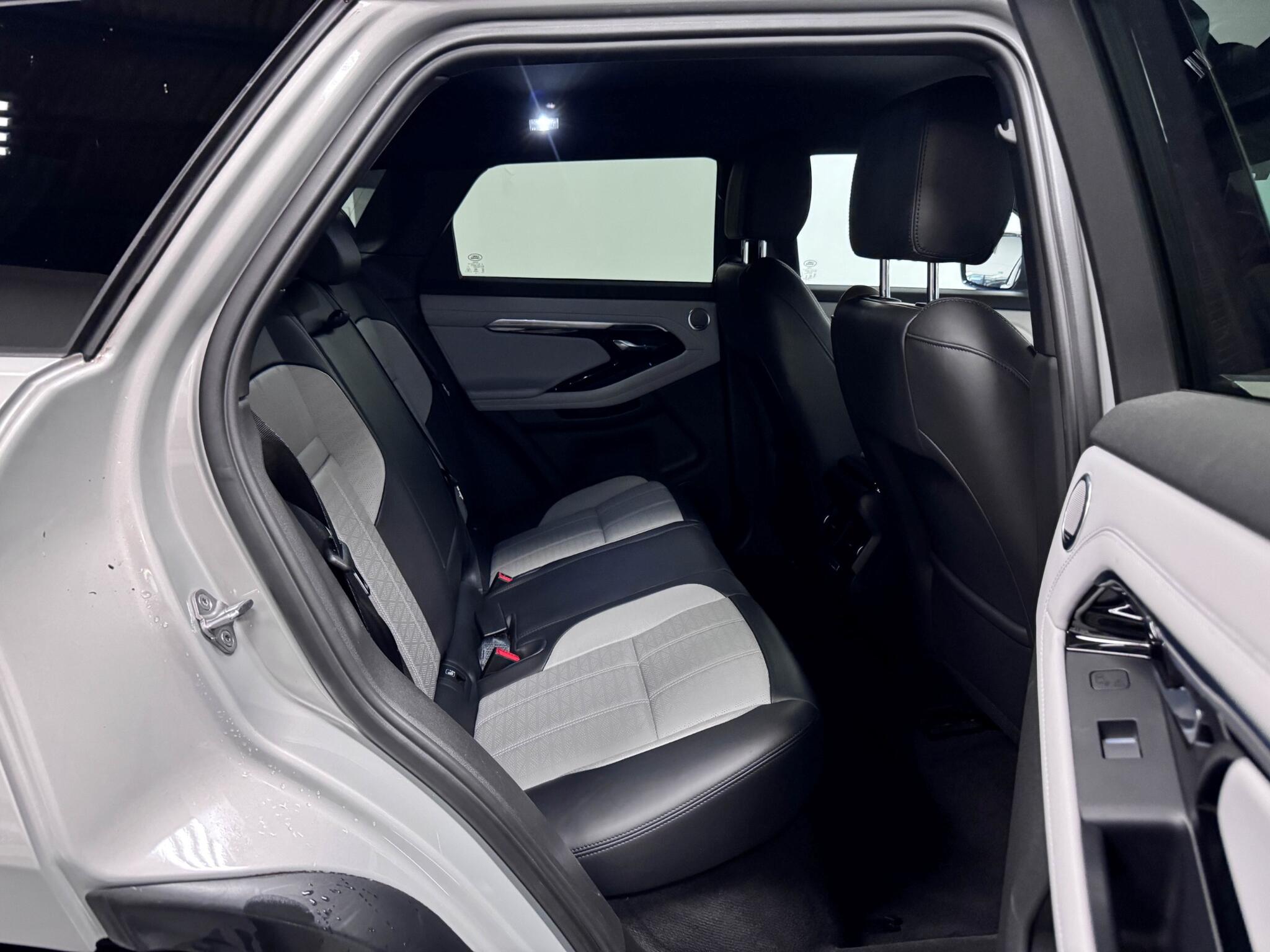 Land Rover Range Rover Evoque view 29