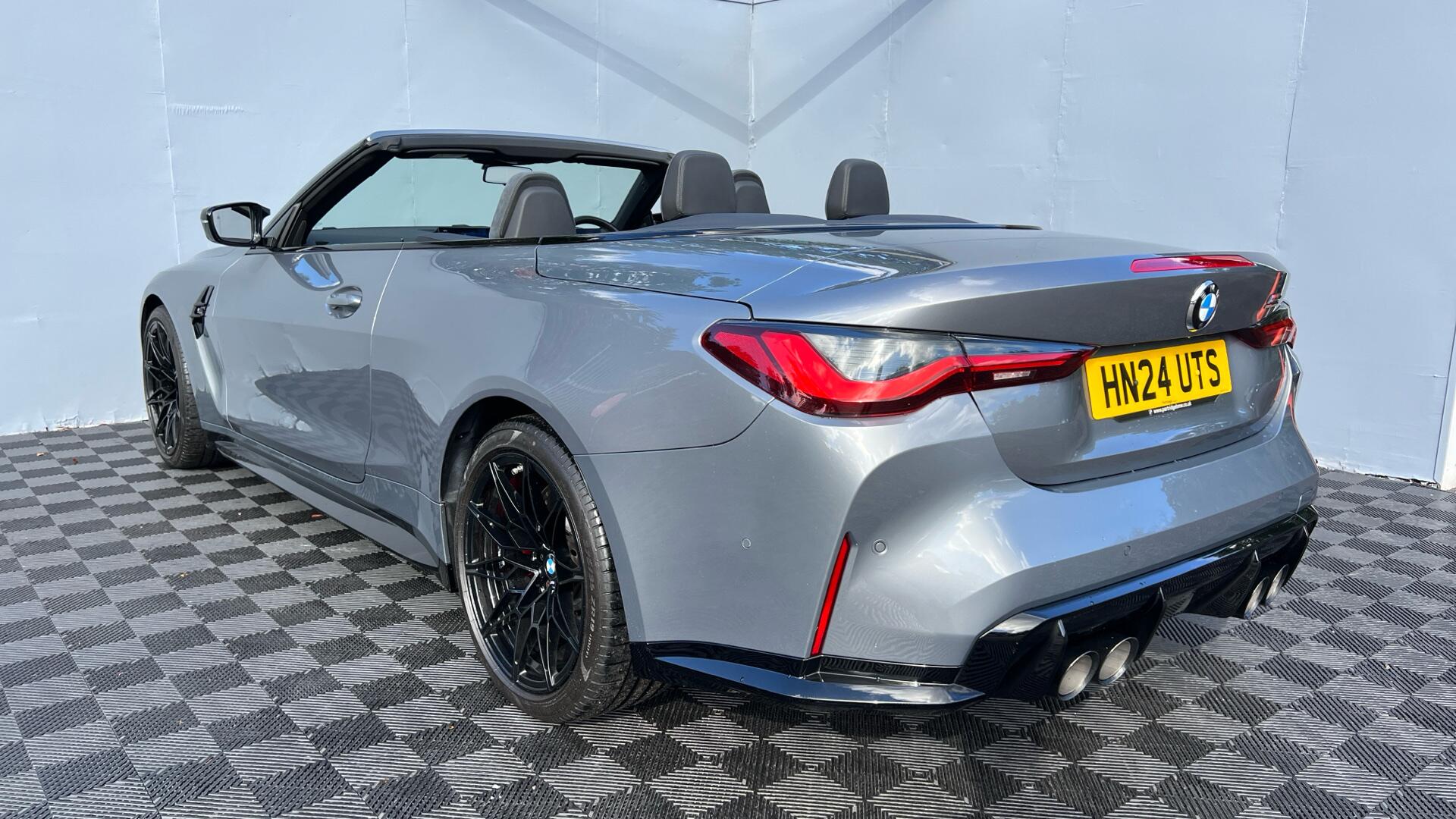 BMW M4 view 34
