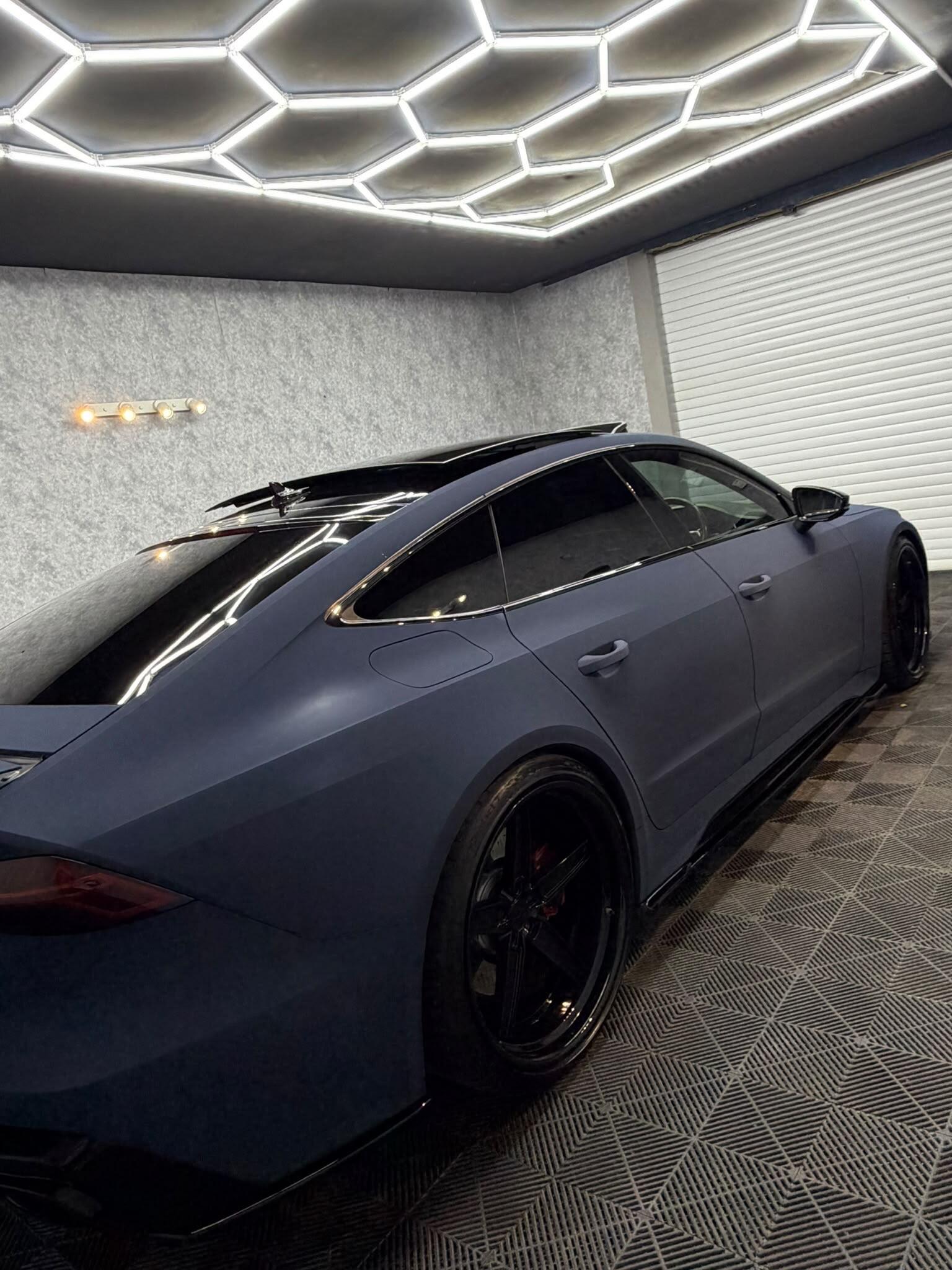 Audi RS7 view 7