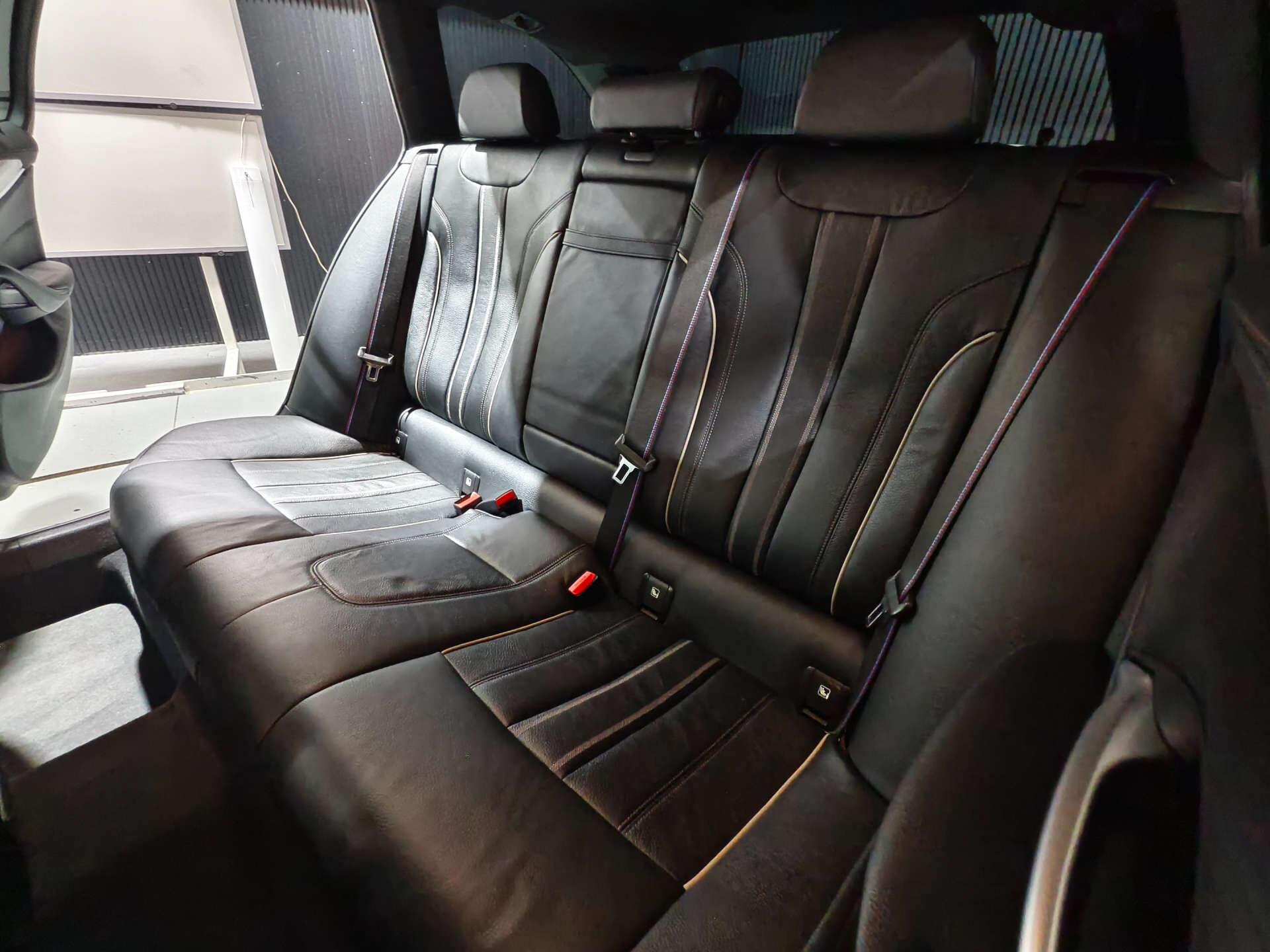 BMW 5 Series view 24