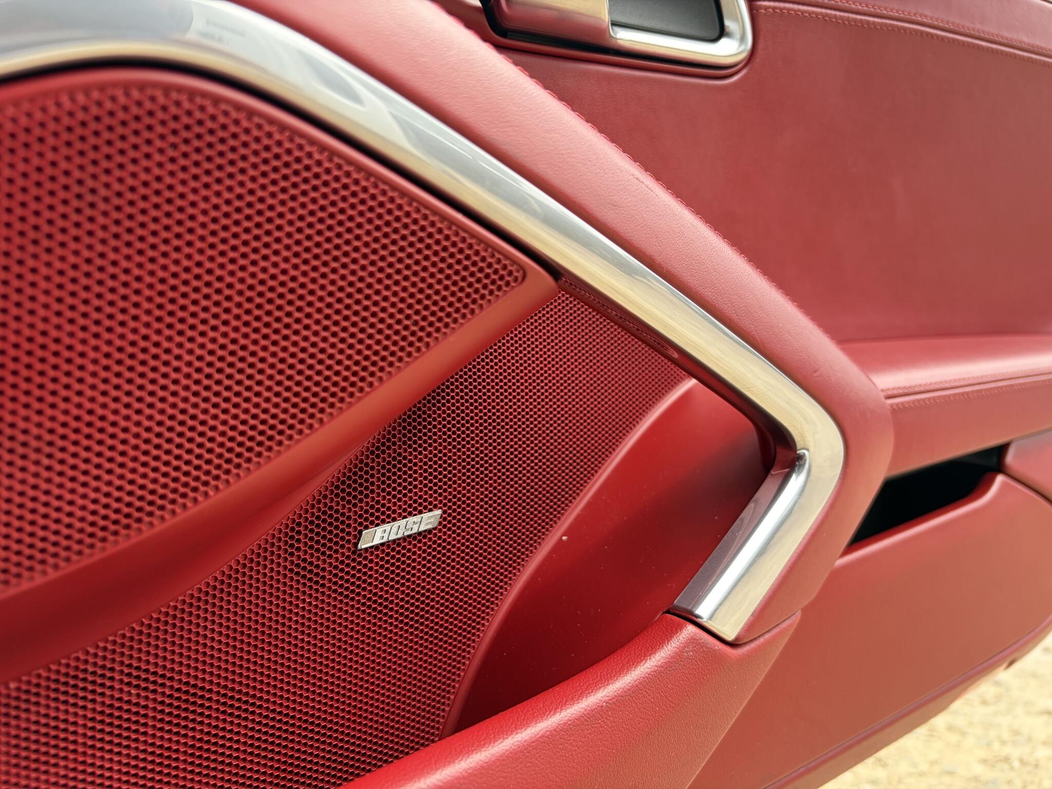 Porsche 911 view 30