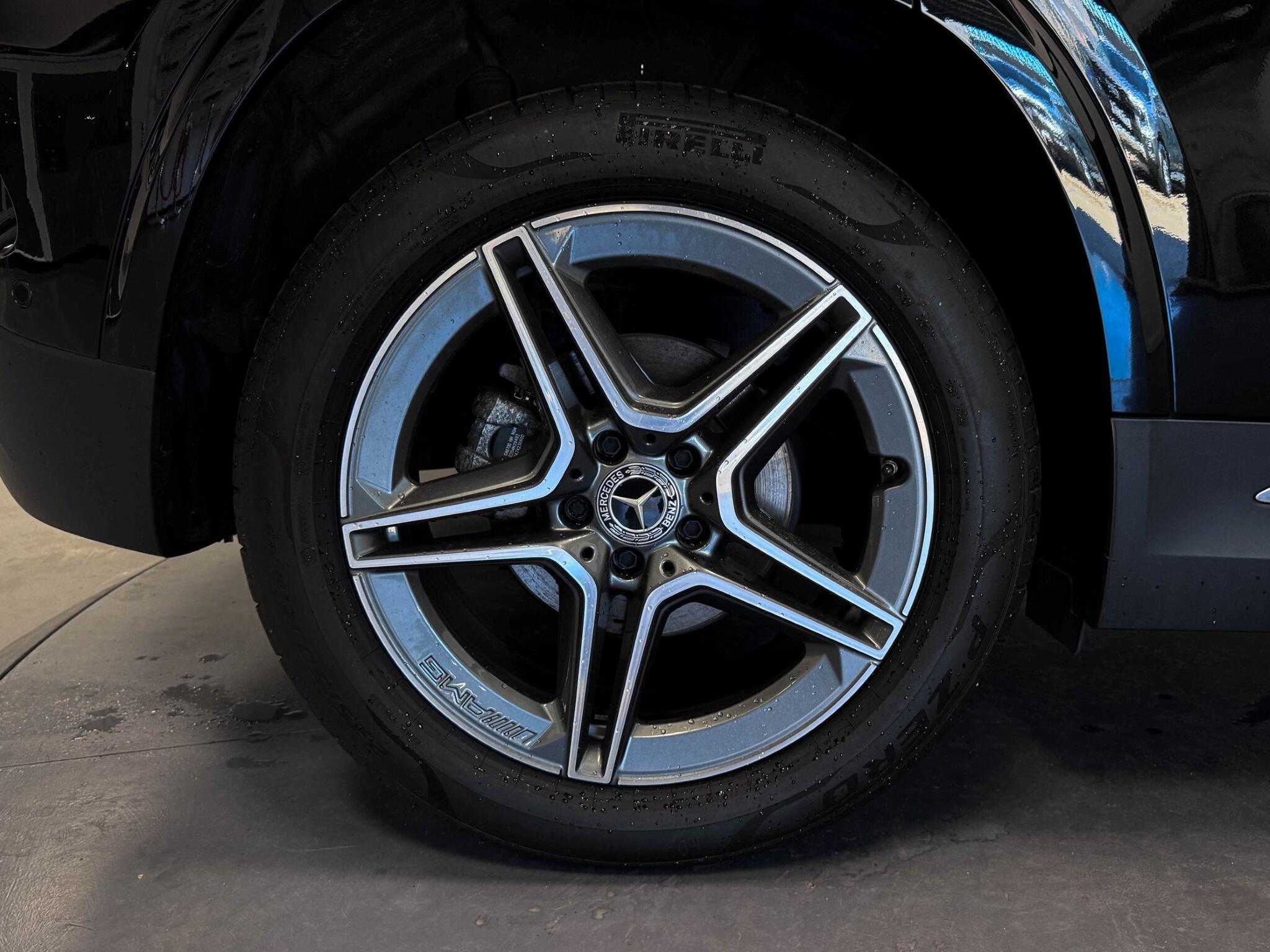 Mercedes-Benz Gla view 59