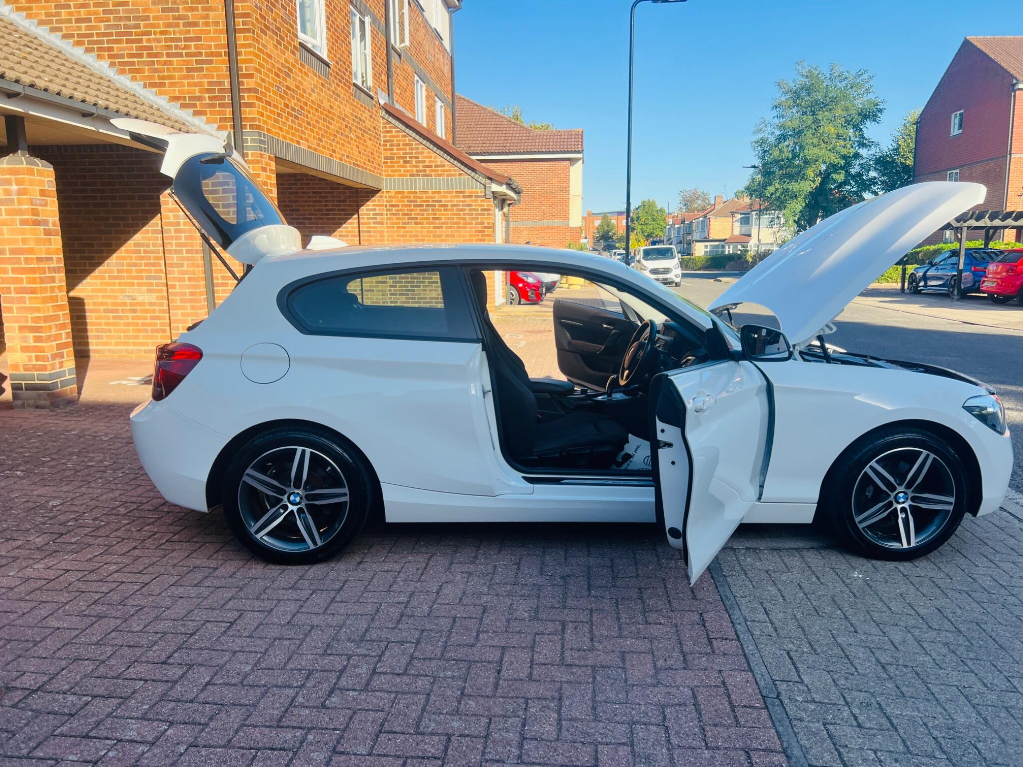 BMW 1 Series view 25