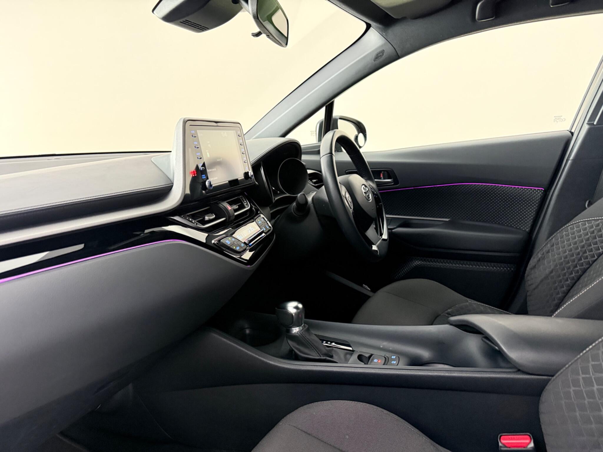 Toyota C-HR view 4