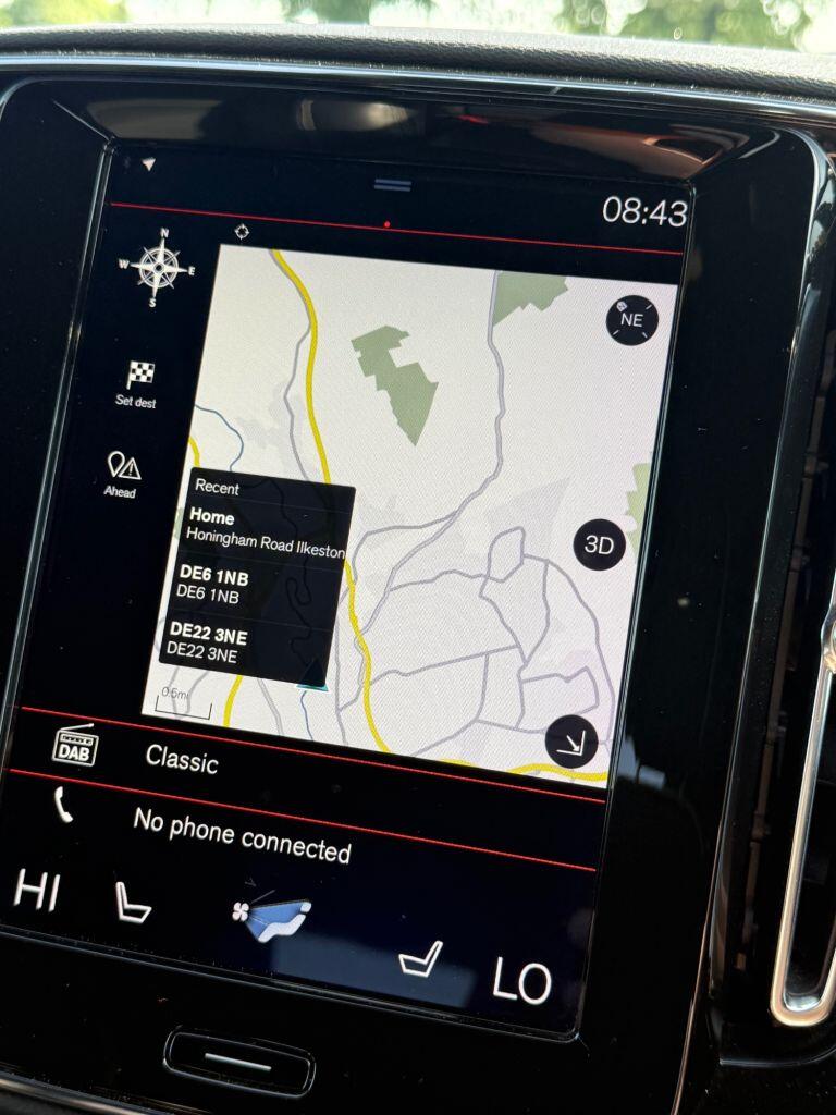 Volvo XC40 view 13