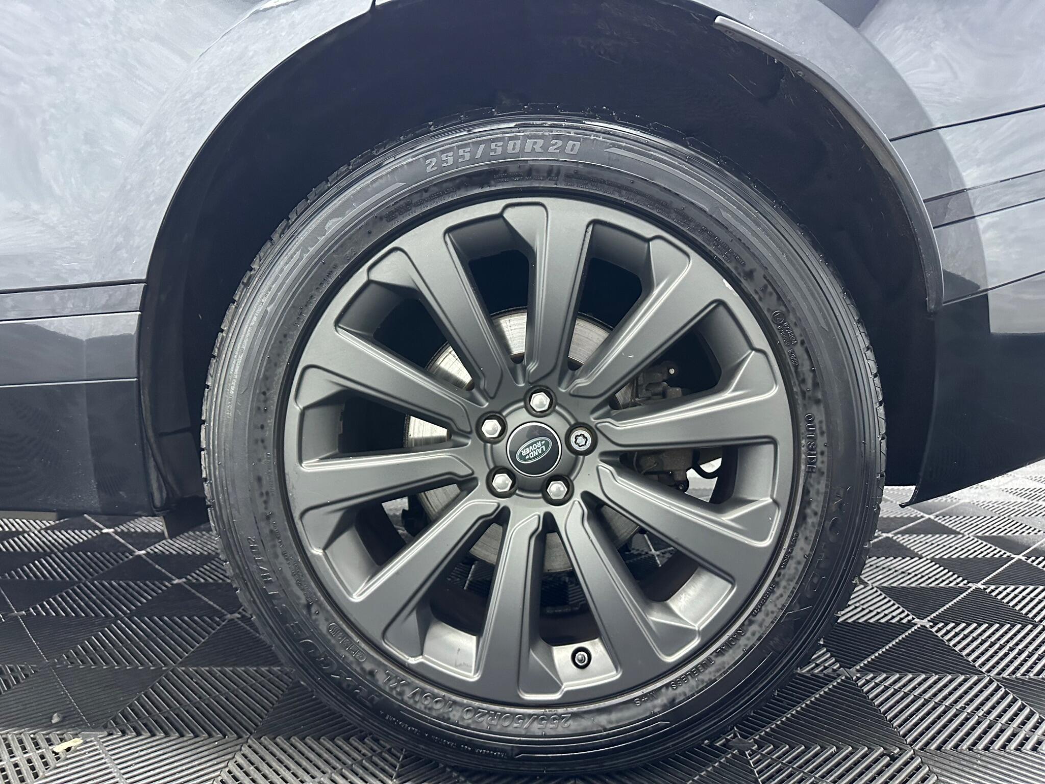 Land Rover Range Rover Velar view 37