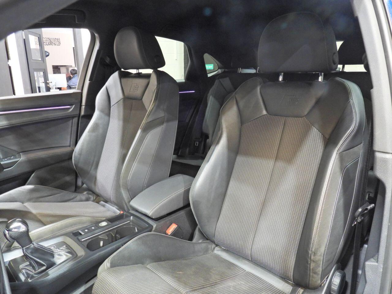 Audi Q3 view 18