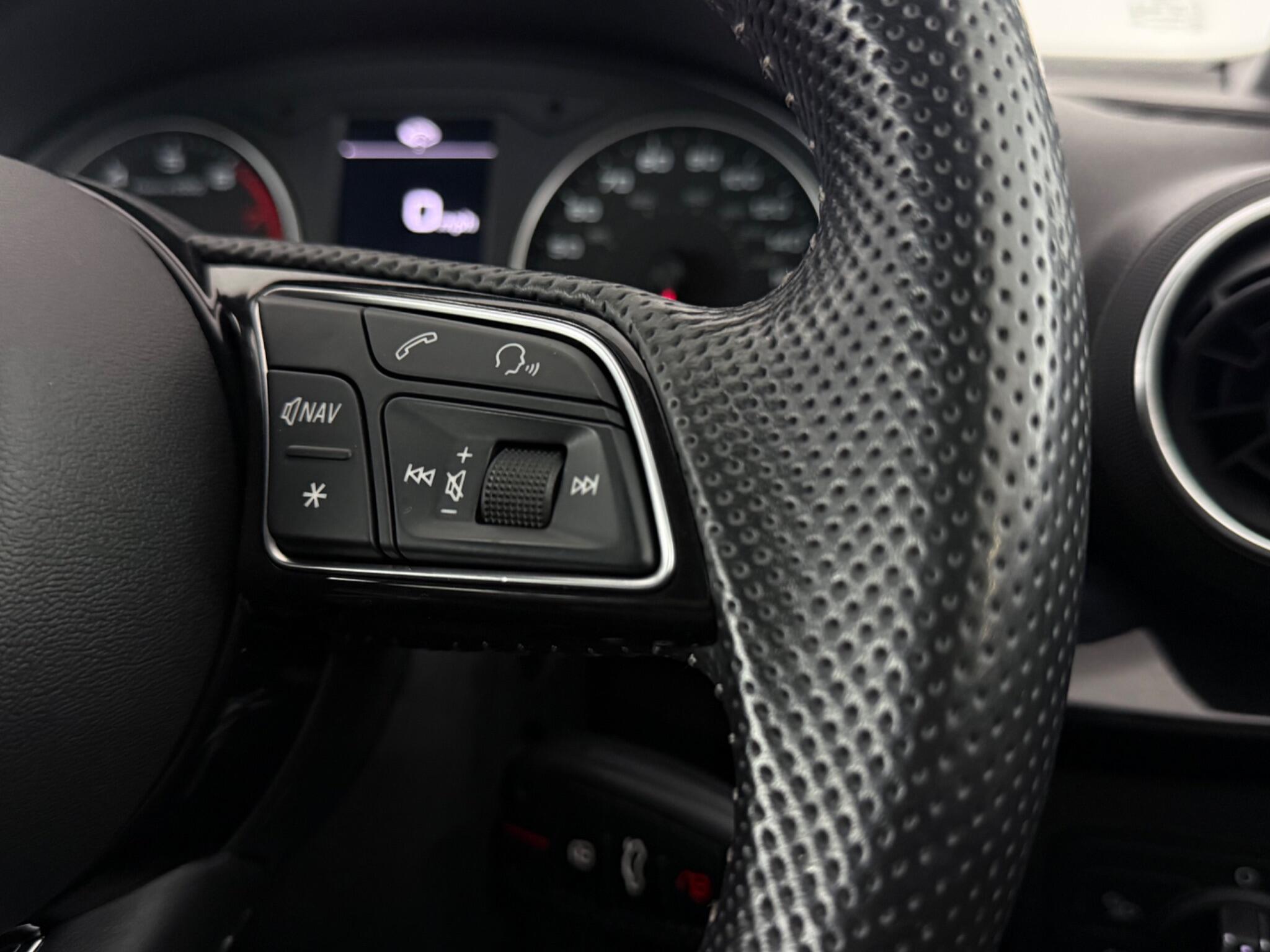 Audi Q2 view 17