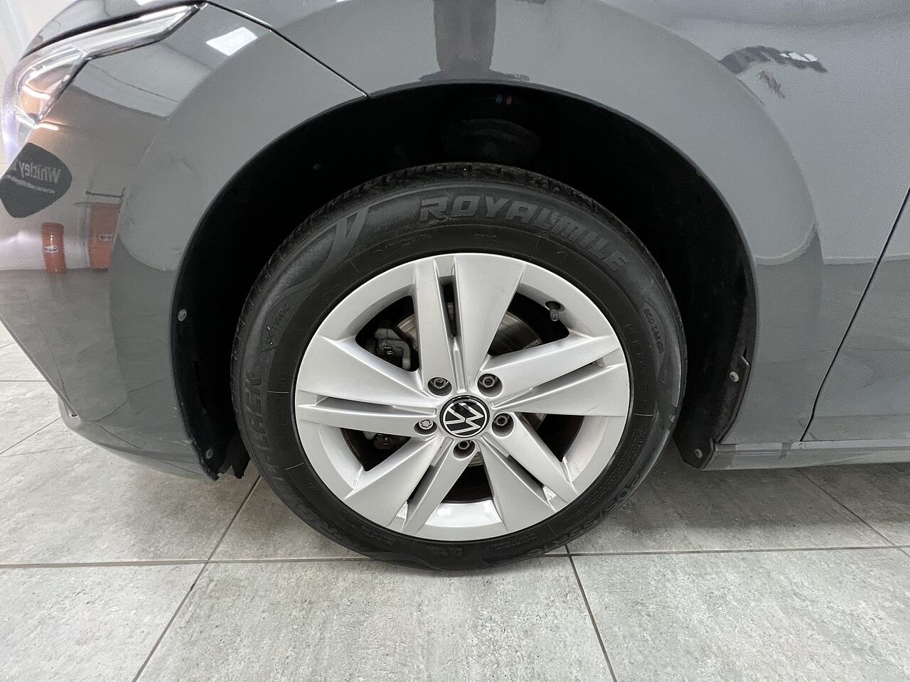 Volkswagen Golf view 20