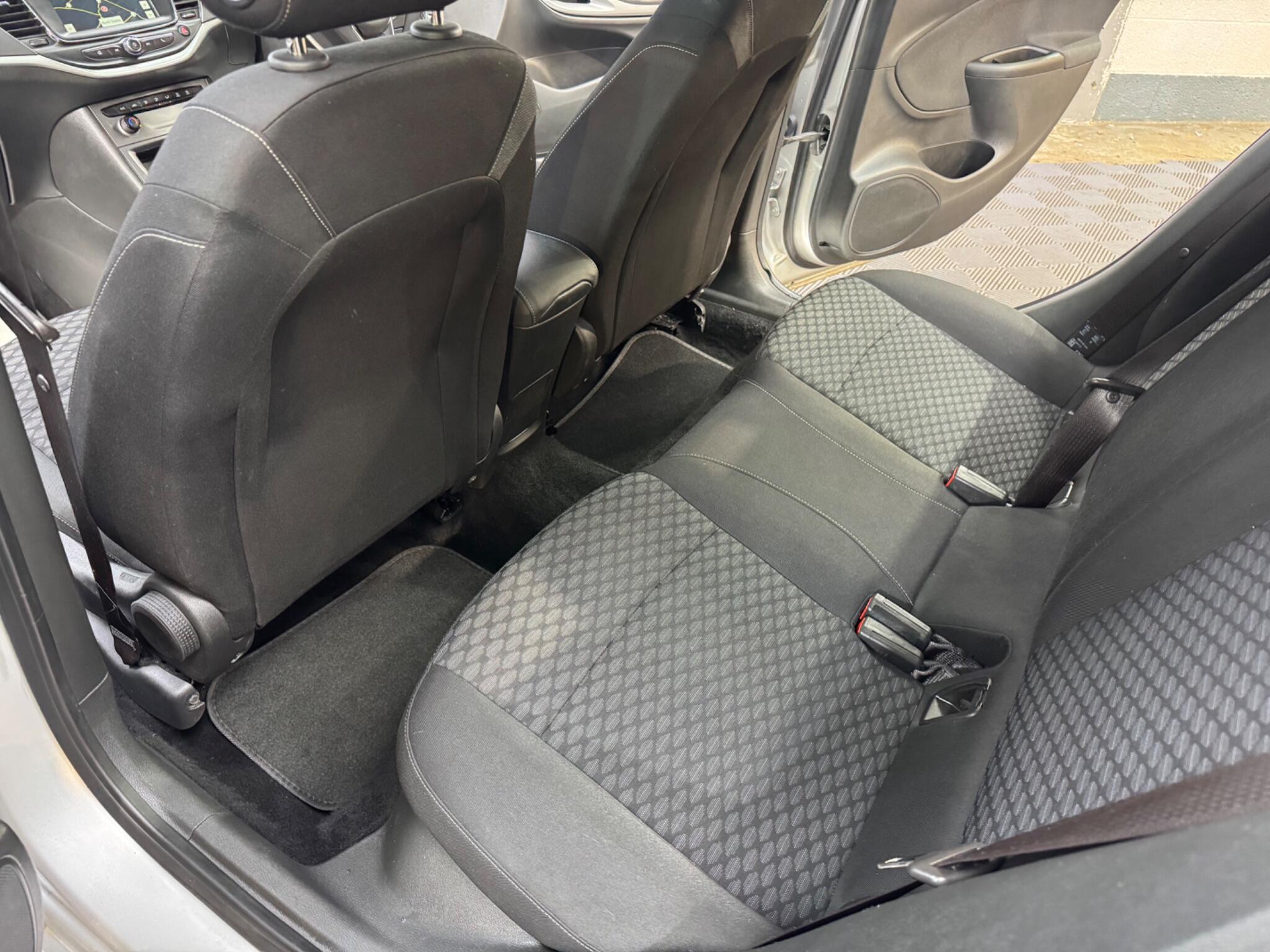 Vauxhall Astra view 17