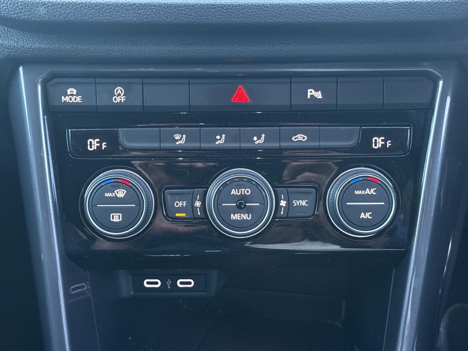 Volkswagen T-Roc view 23
