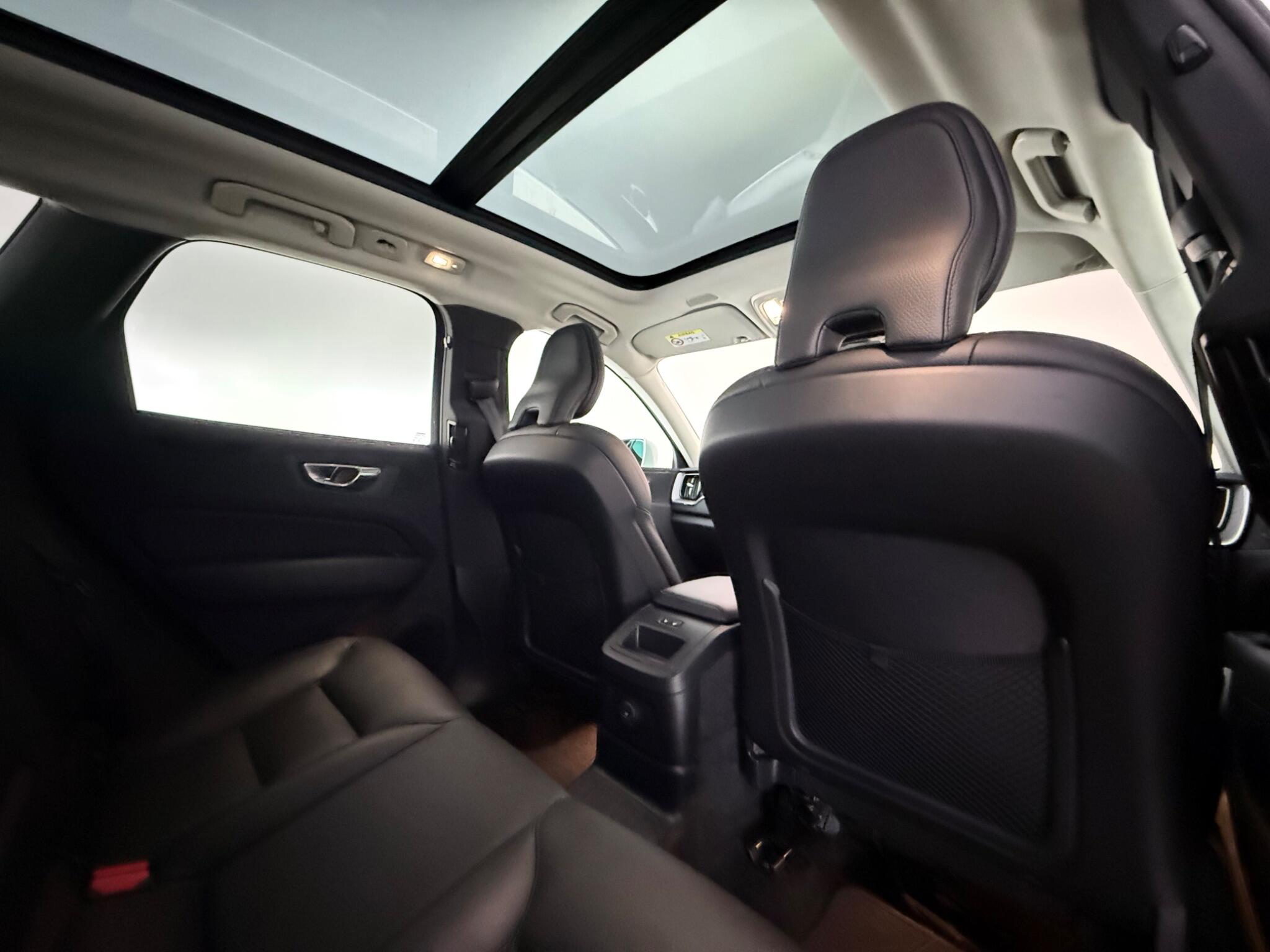 Volvo XC60 view 29