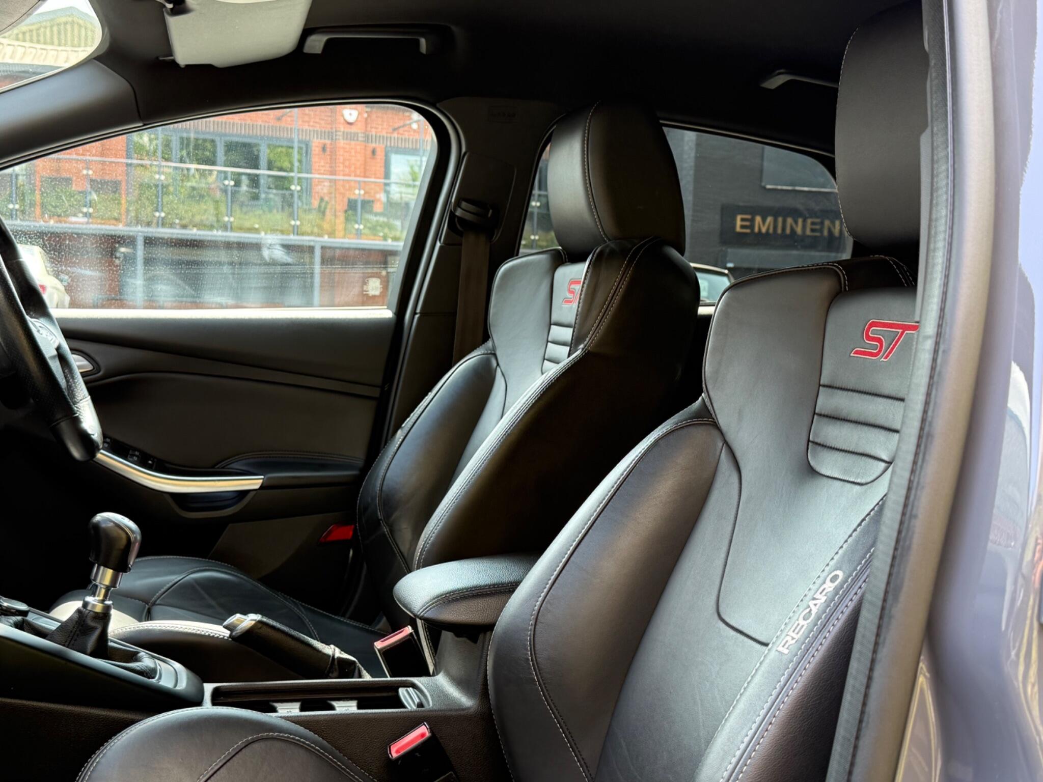 Ford Focus view 26