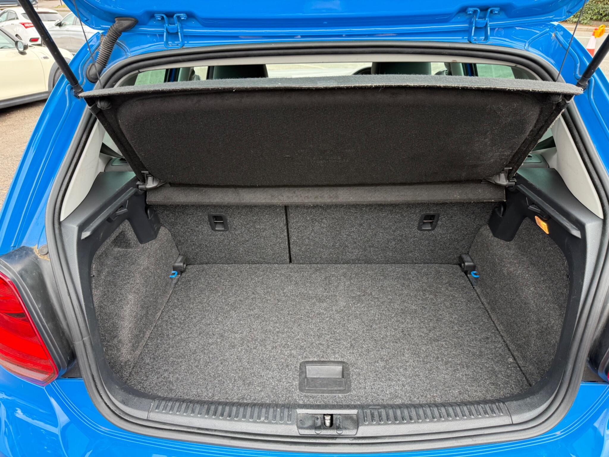 Volkswagen Polo view 33