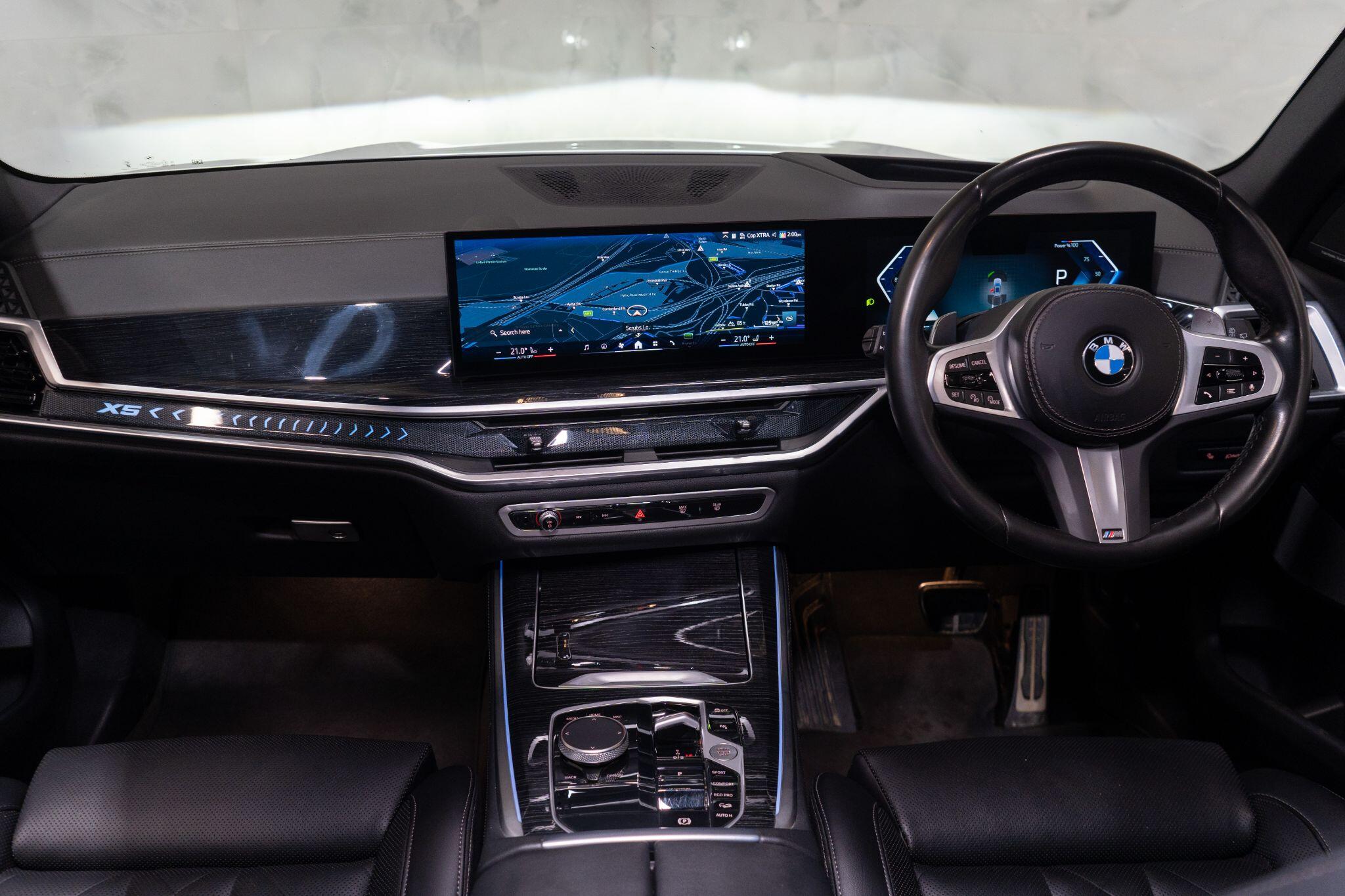 BMW X5 view 11
