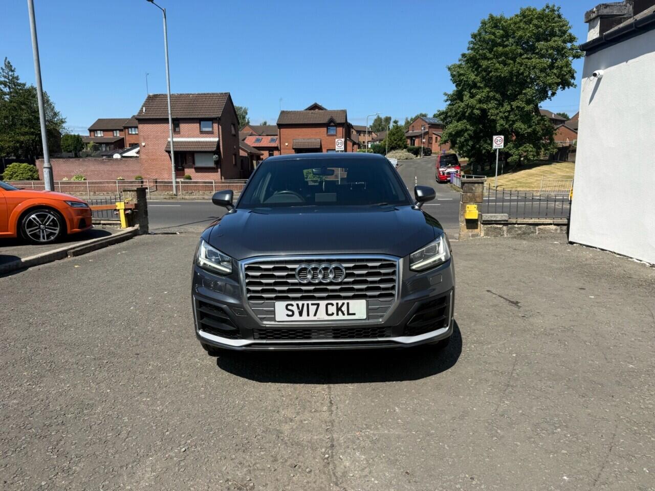 Audi Q2 view 9