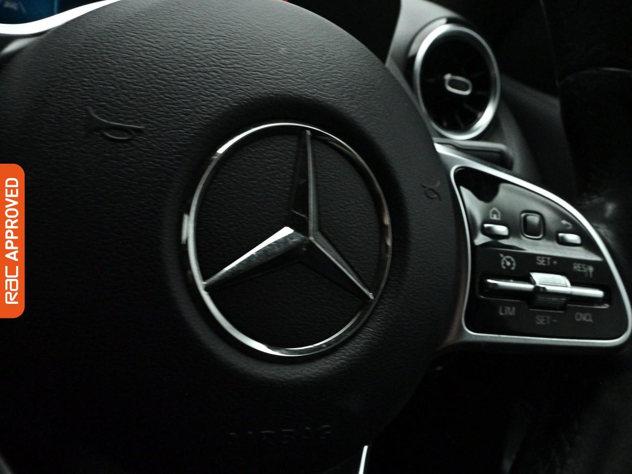 Mercedes-Benz Gla view 22