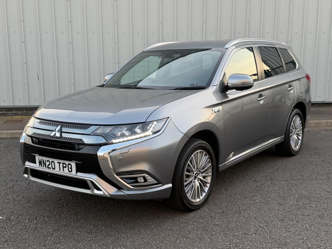 Mitsubishi Outlander view 5
