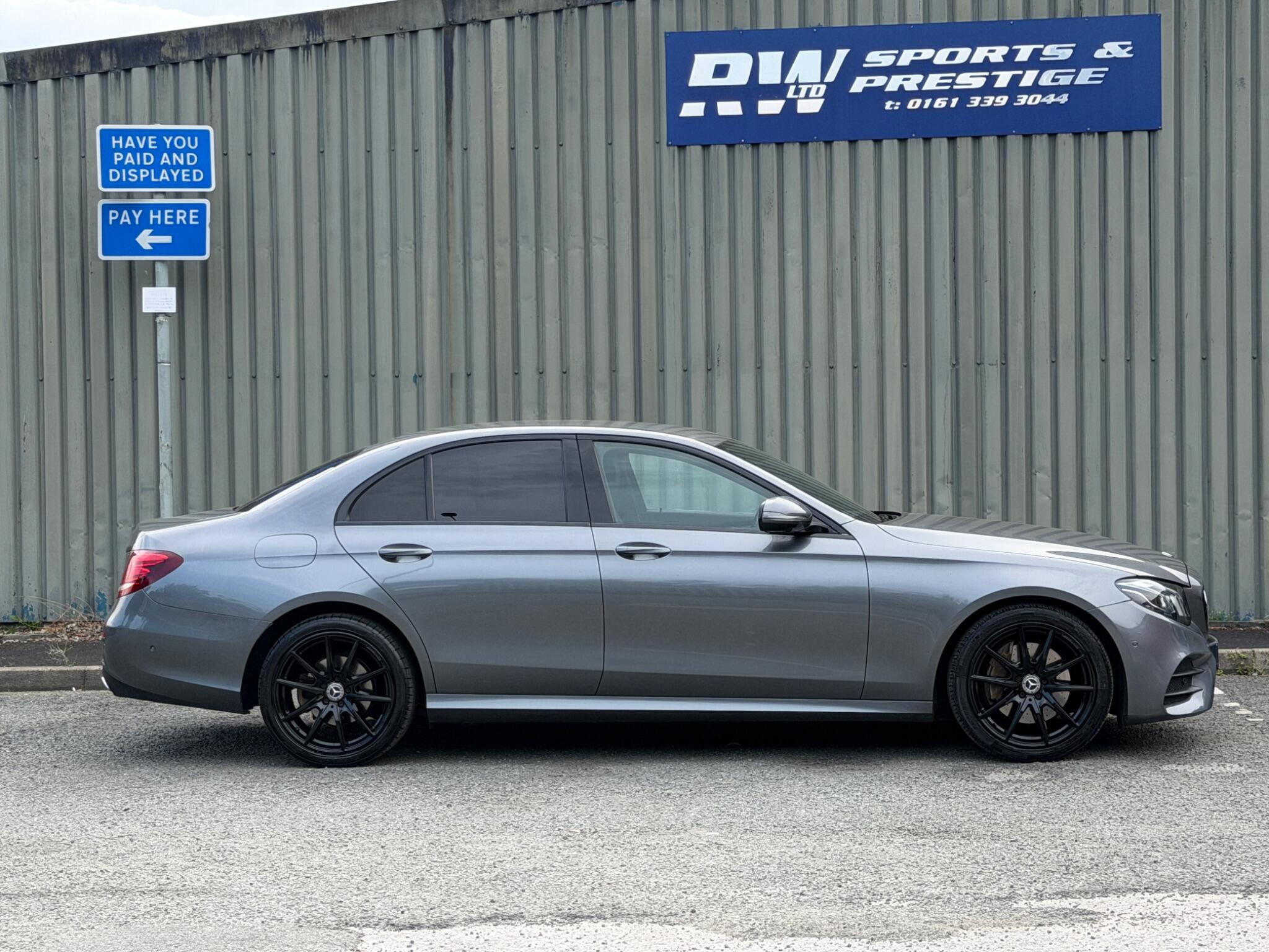 Mercedes-Benz E Class view 26