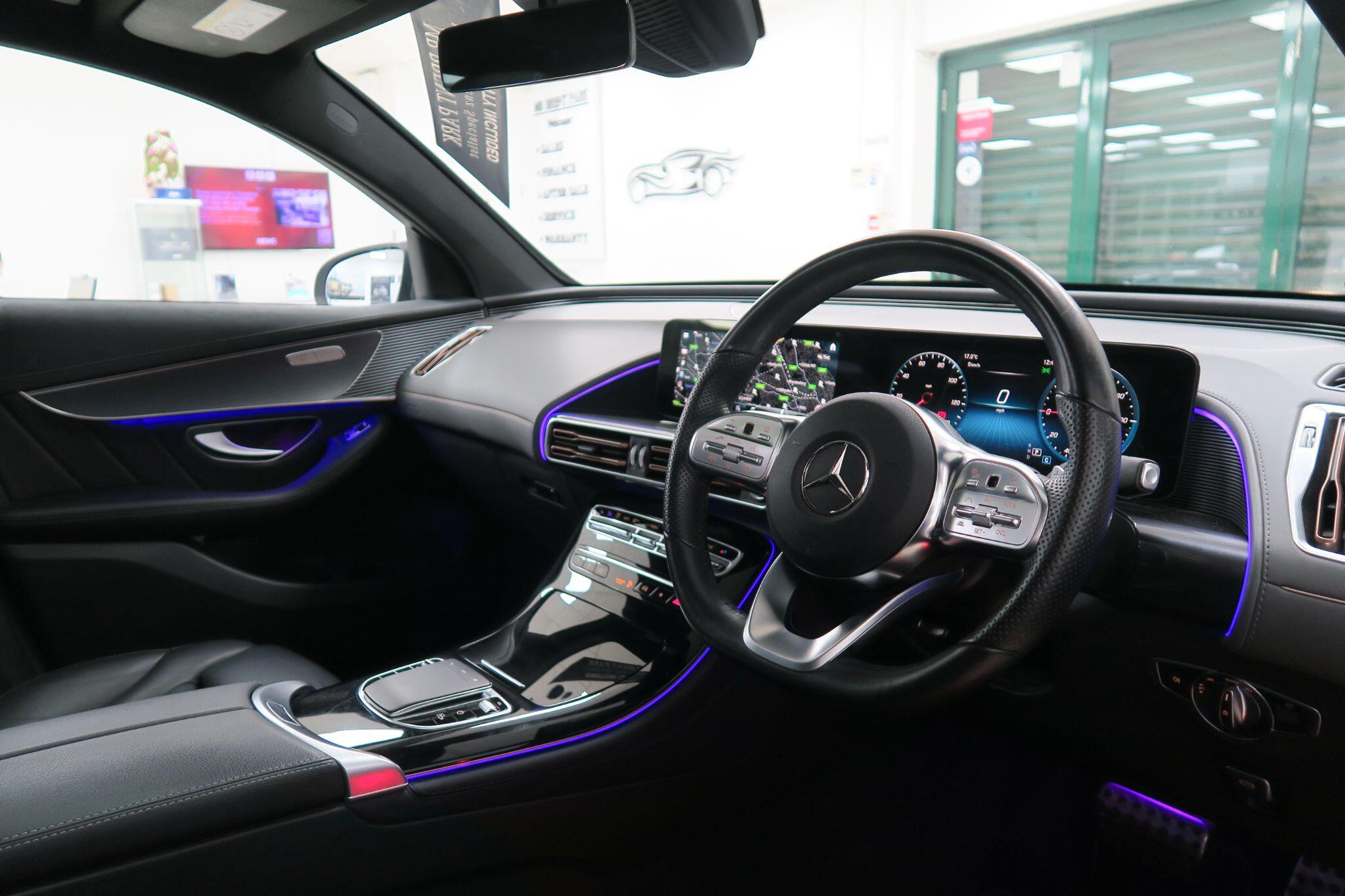 Mercedes-Benz Eqc view 10