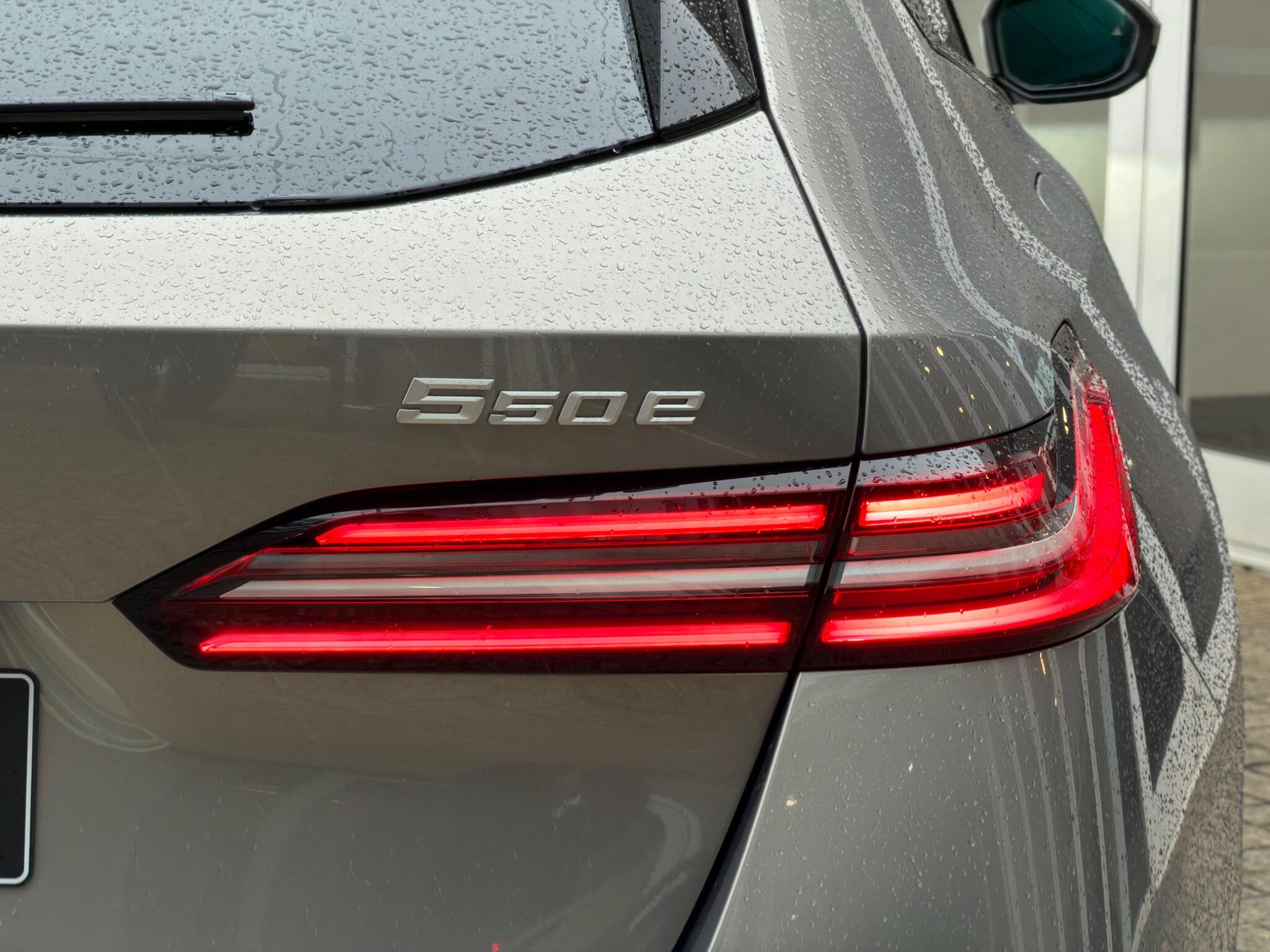 BMW 5 Series view 38