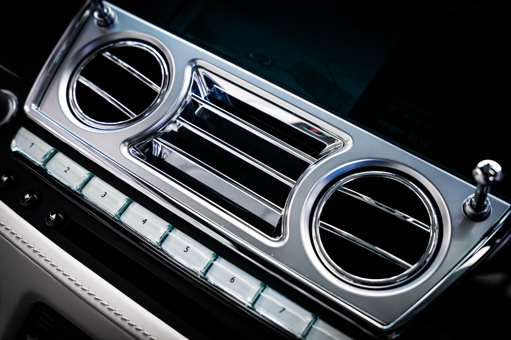 Rolls-Royce Wraith view 49