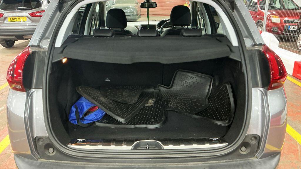 Peugeot 2008 view 13