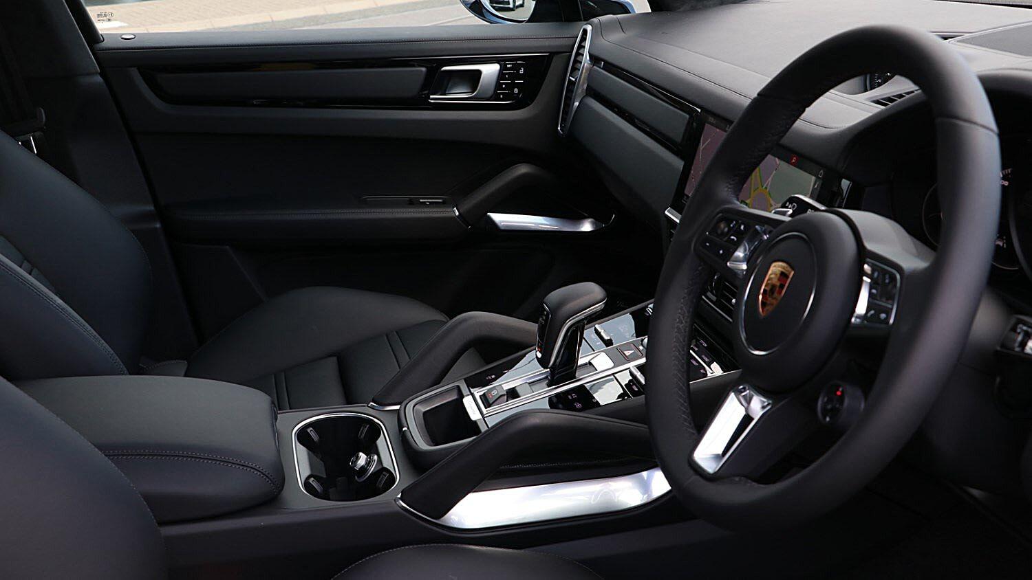 Porsche Cayenne view 4