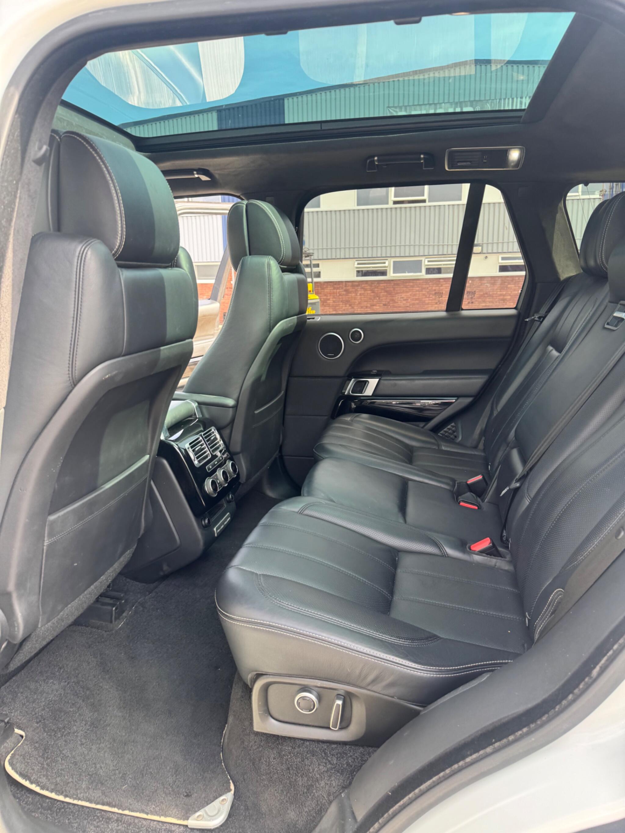Land Rover Range Rover view 25