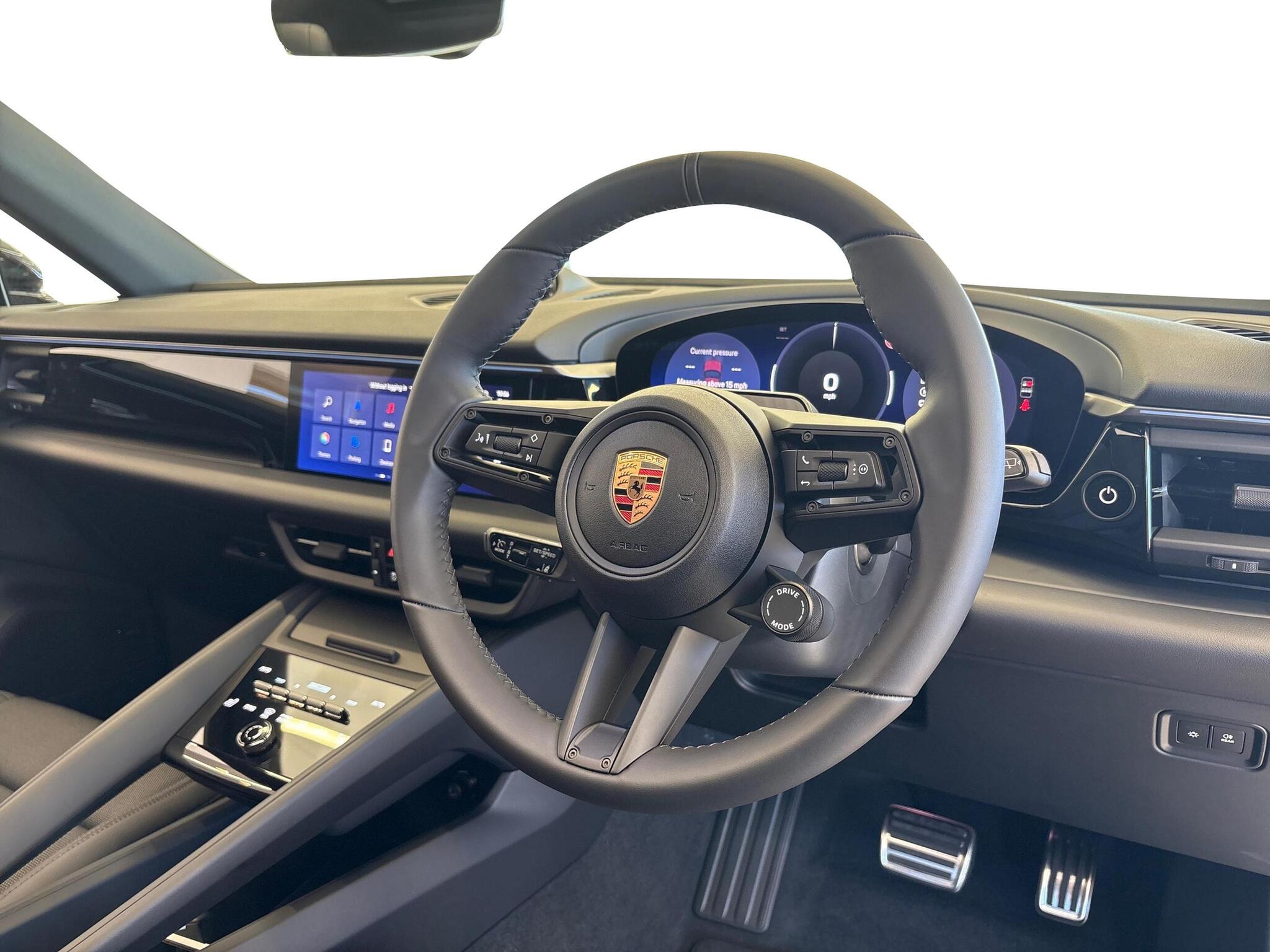 Porsche Macan view 10