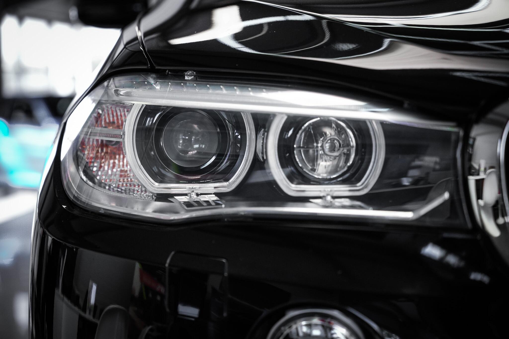 BMW X5 view 28