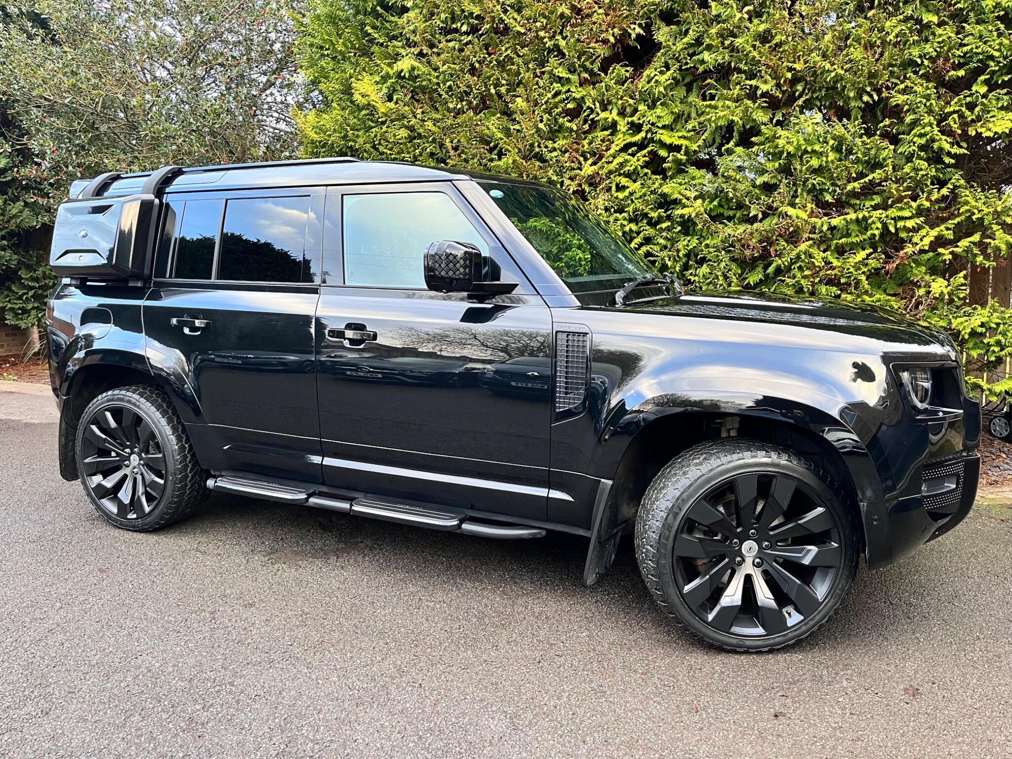 Land Rover Defender view 22