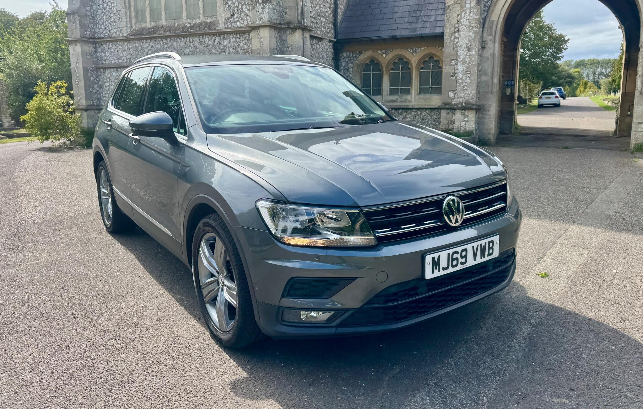 Volkswagen Tiguan view 6