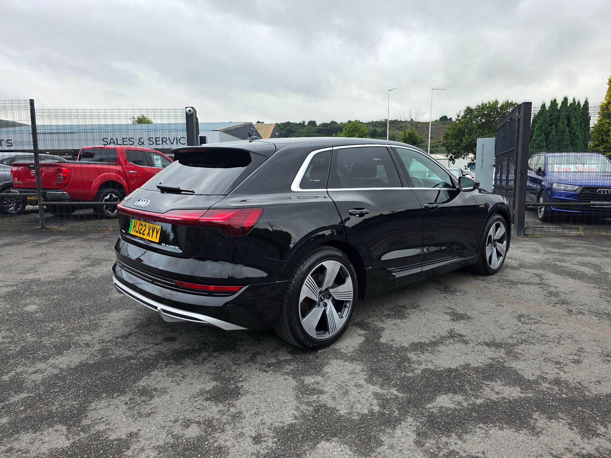 Audi E-Tron view 5