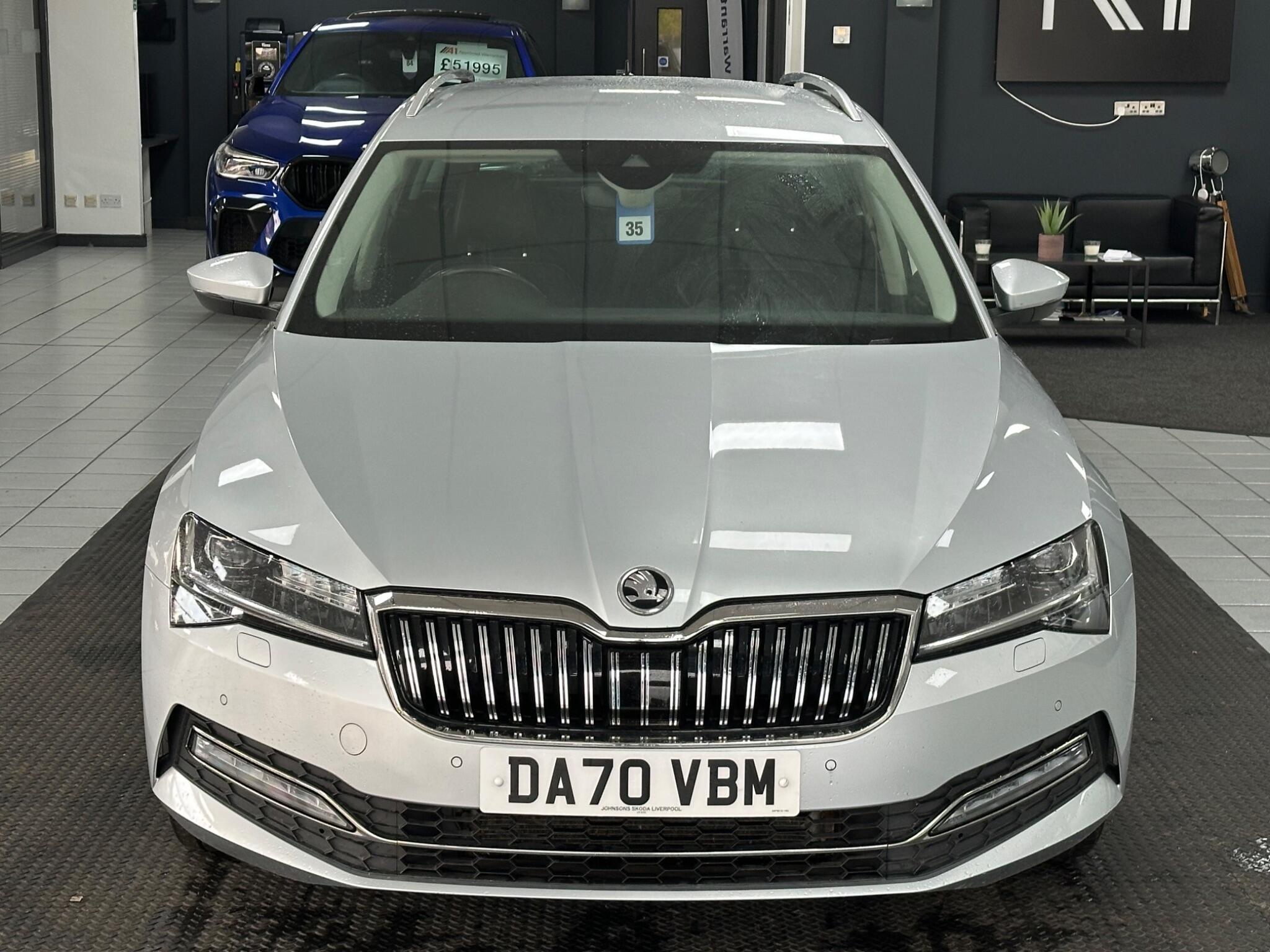Skoda Superb view 5