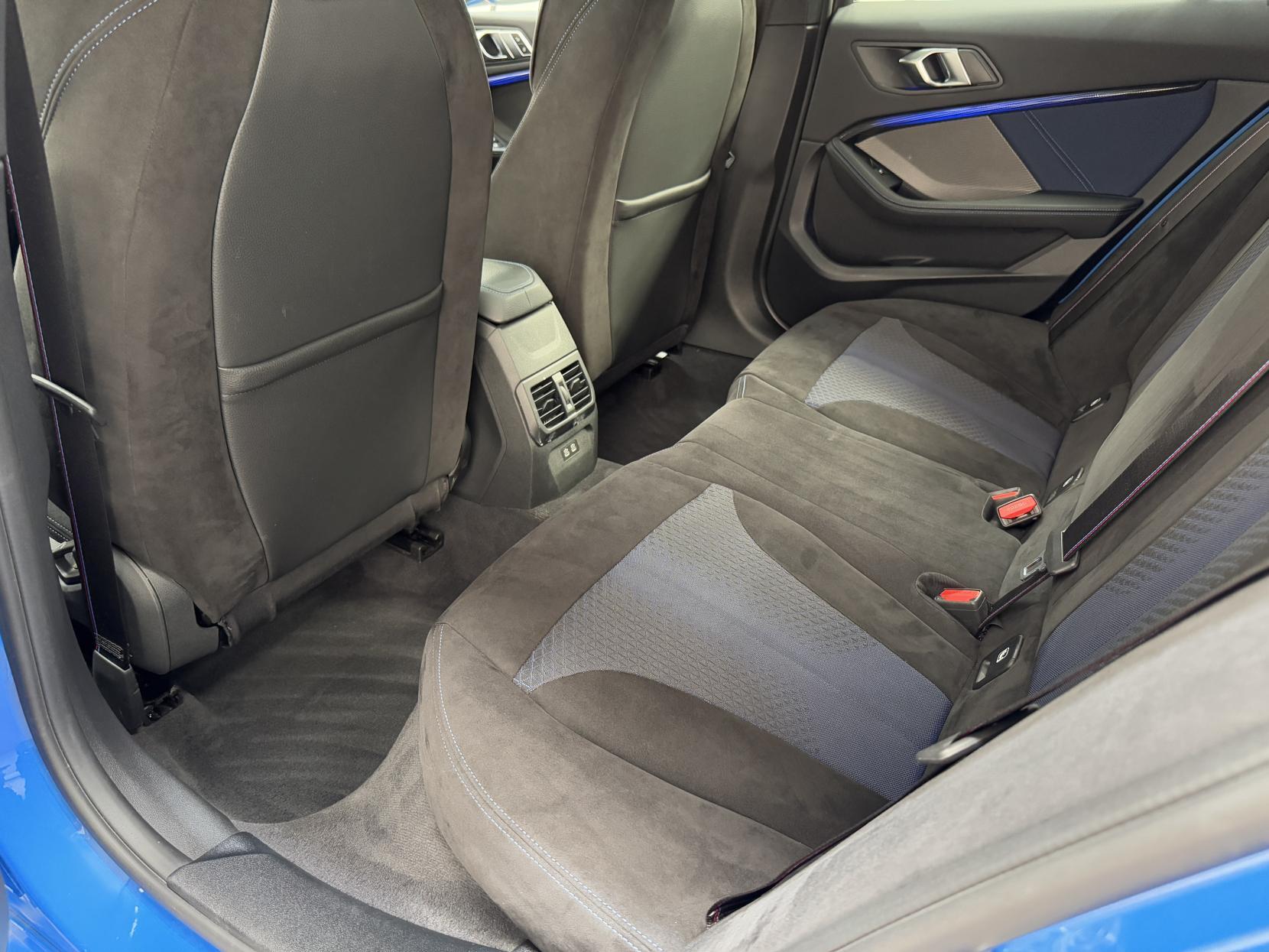 BMW 1 Series view 60