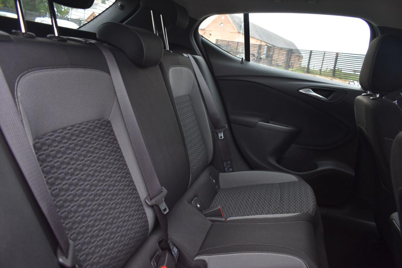 Vauxhall Astra view 9