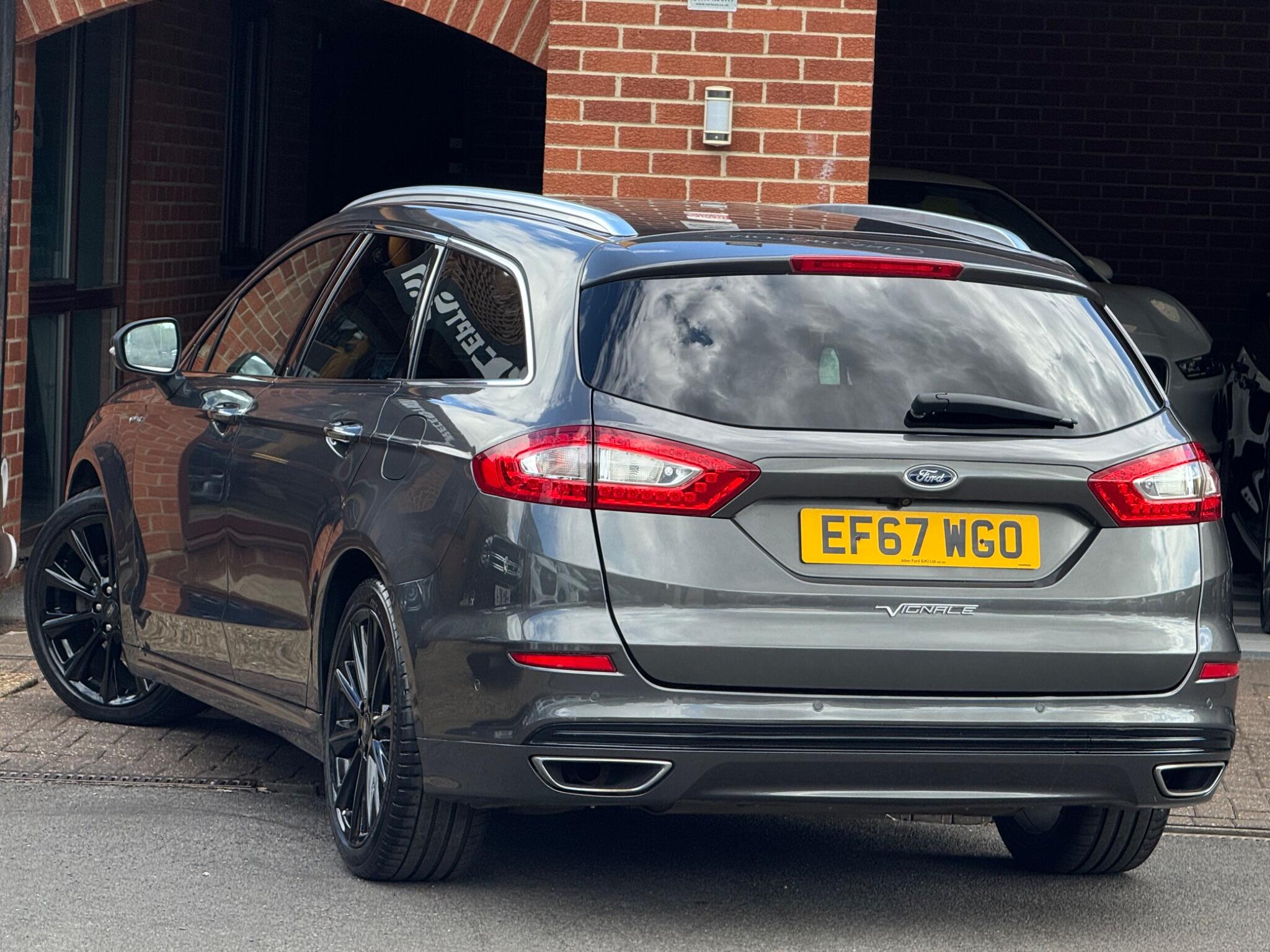 Ford Mondeo view 3